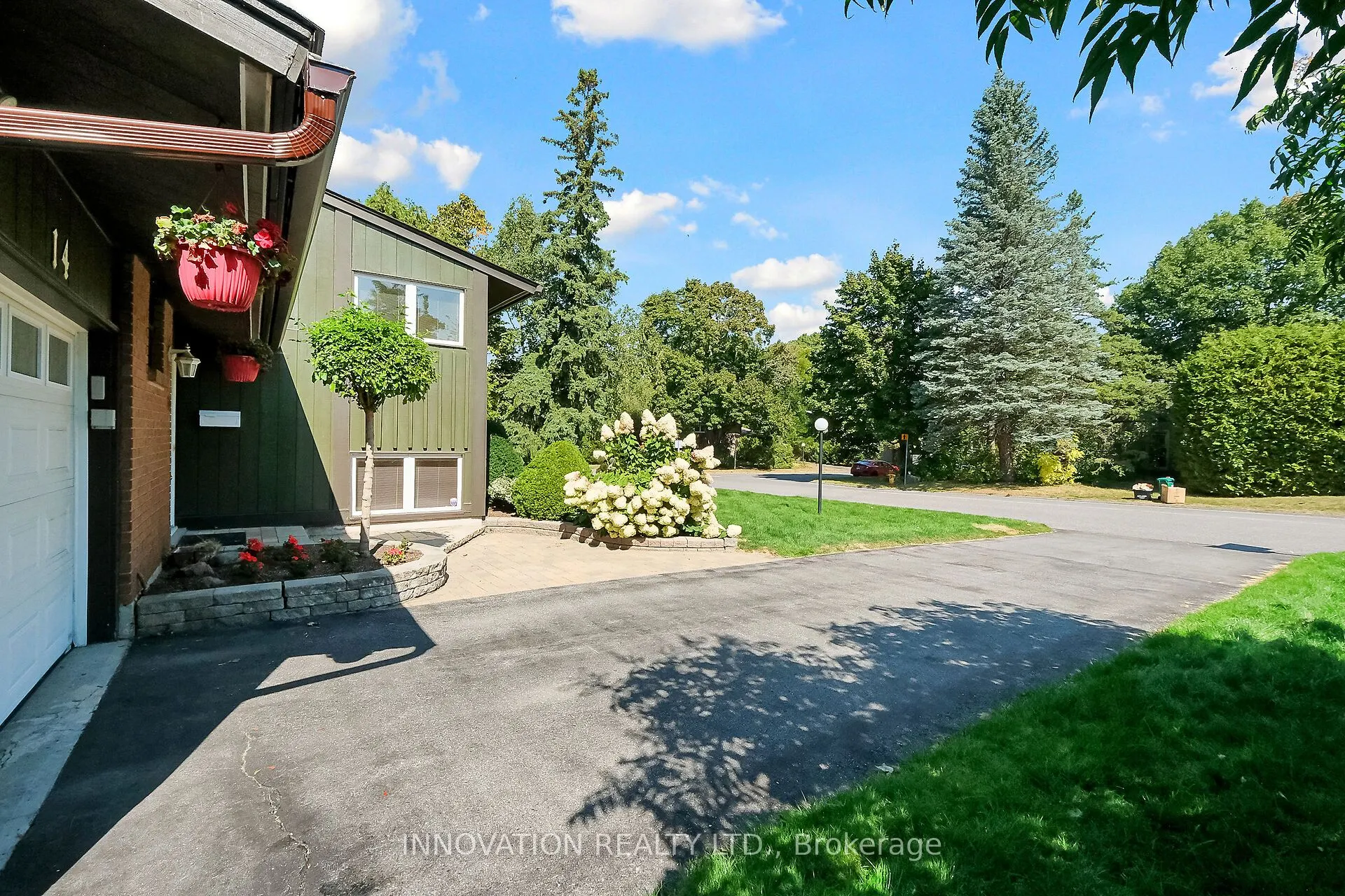 14 Chimo Drive