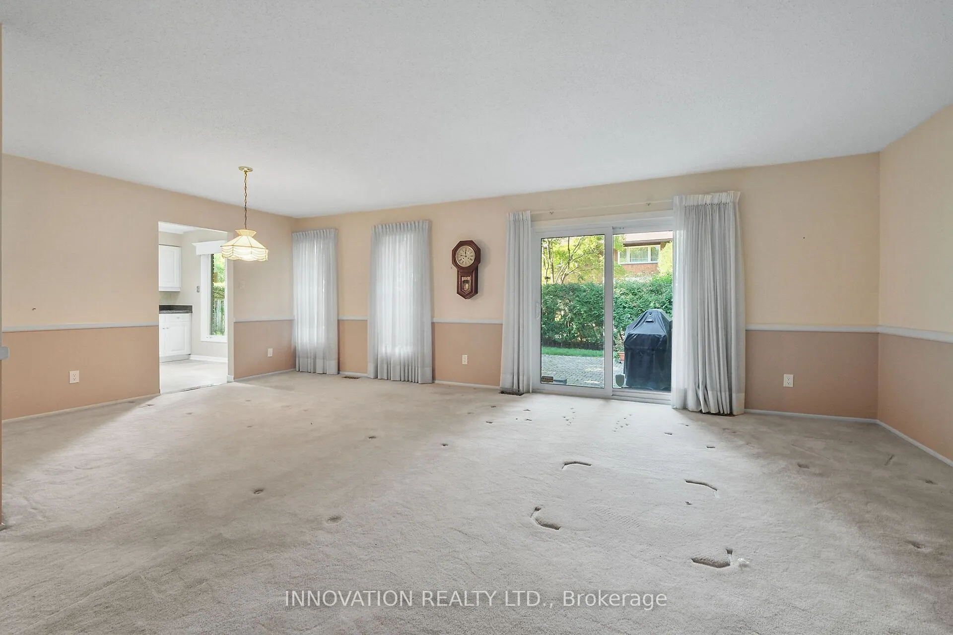 14 Chimo Drive