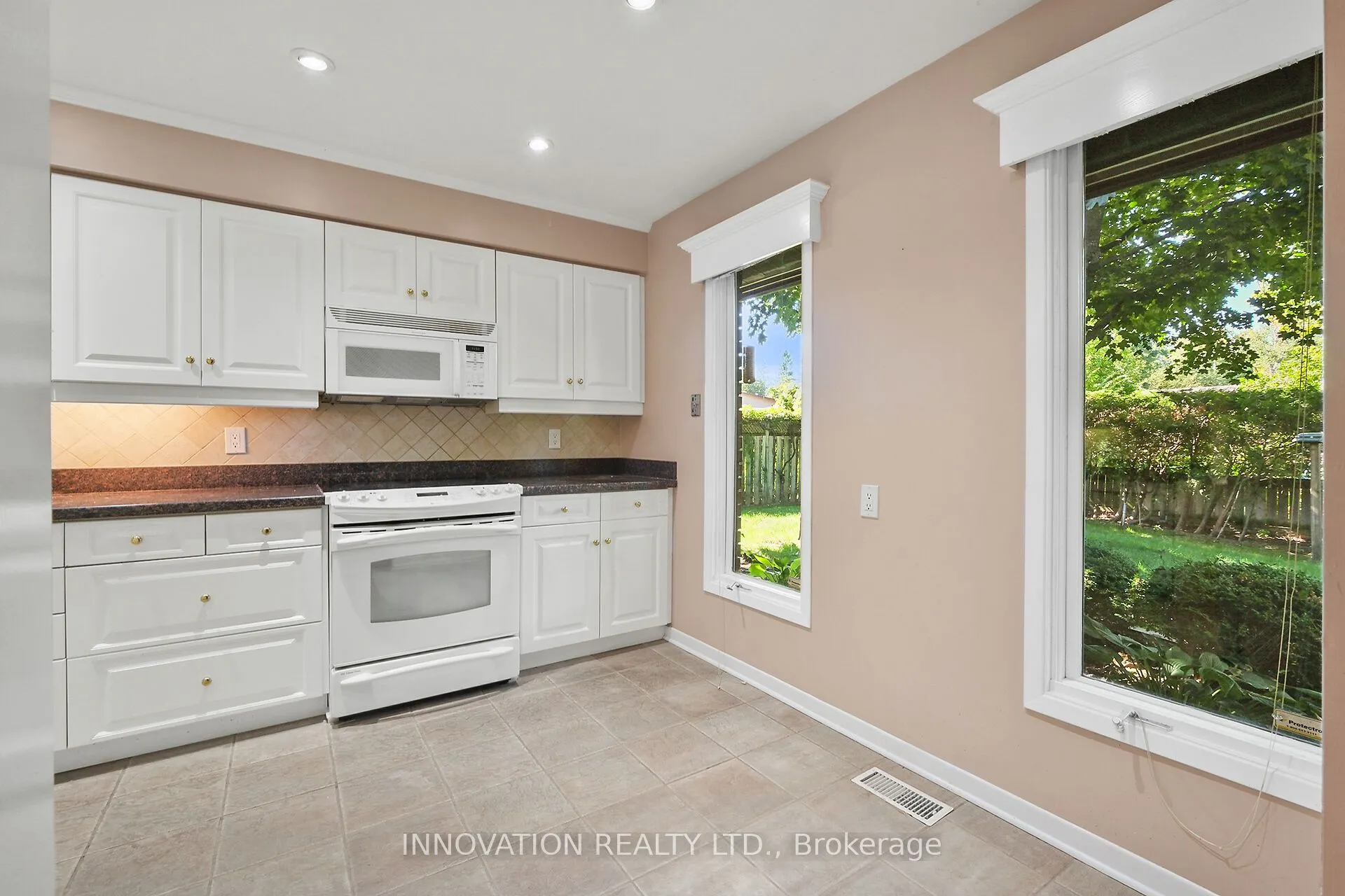 14 Chimo Drive