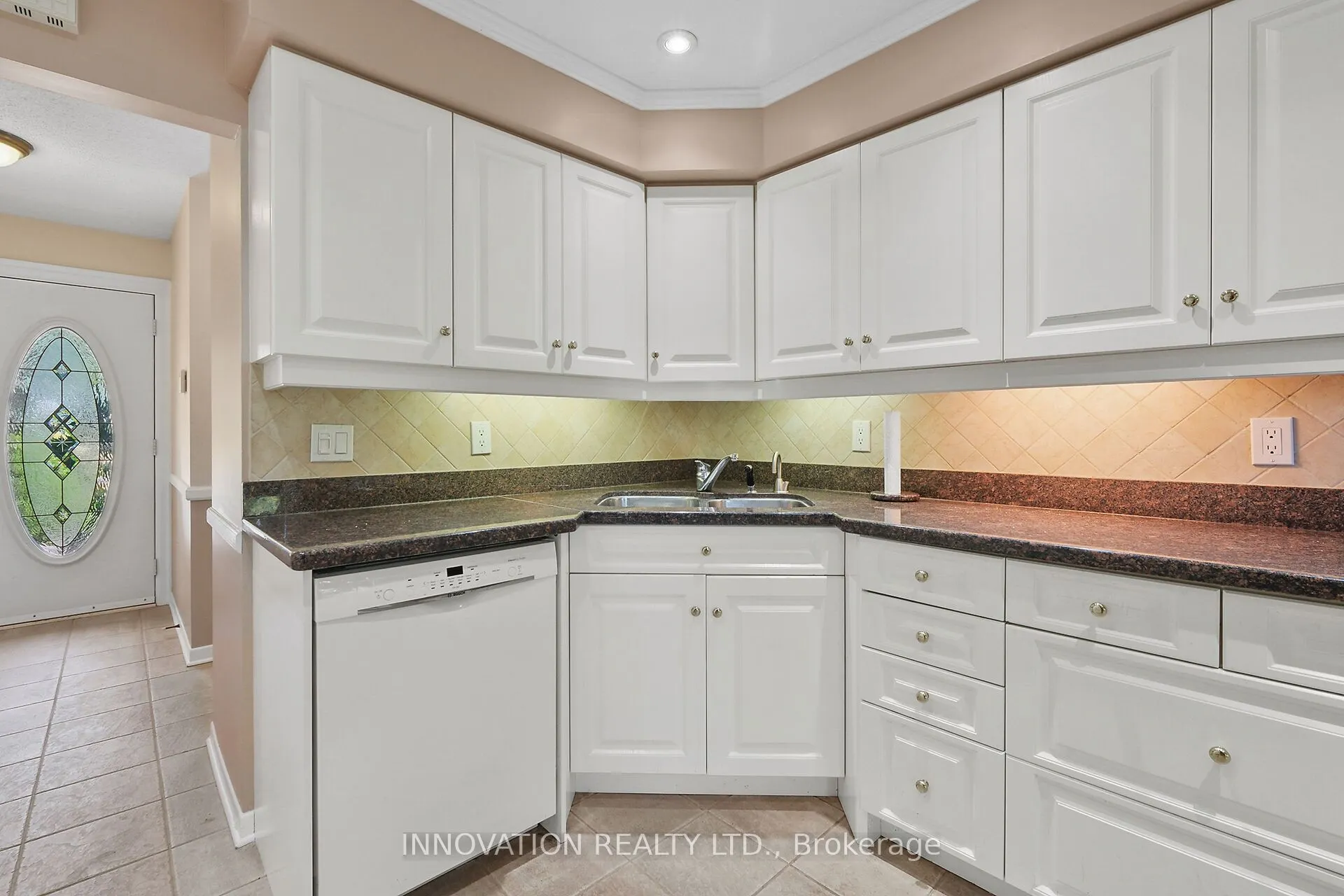14 Chimo Drive