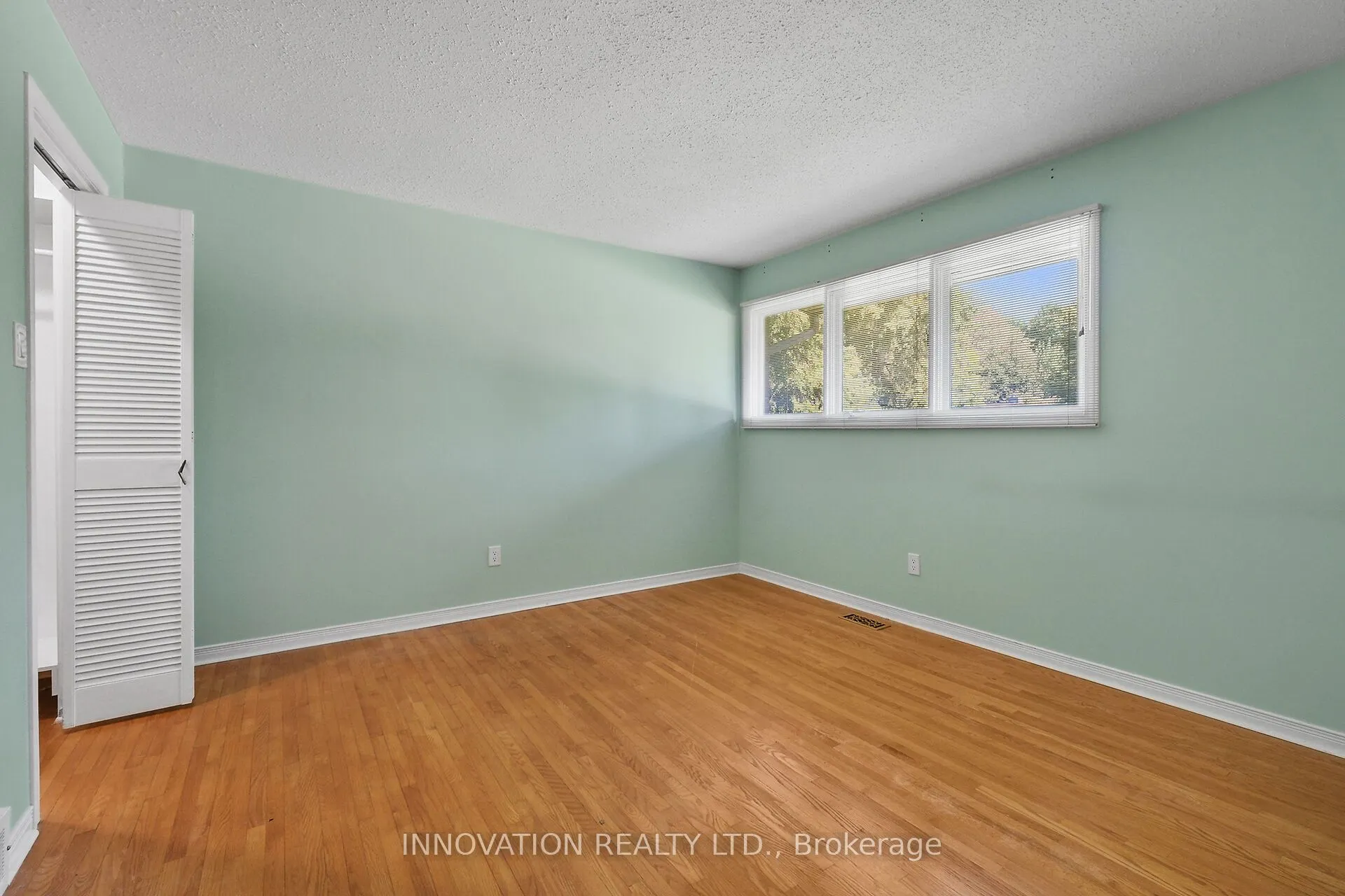 14 Chimo Drive