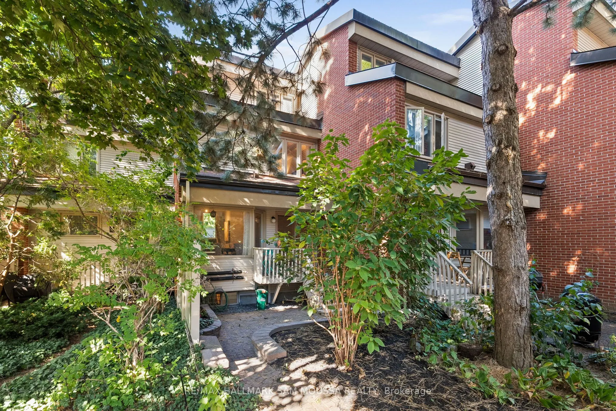 60 Greenfield Avenue