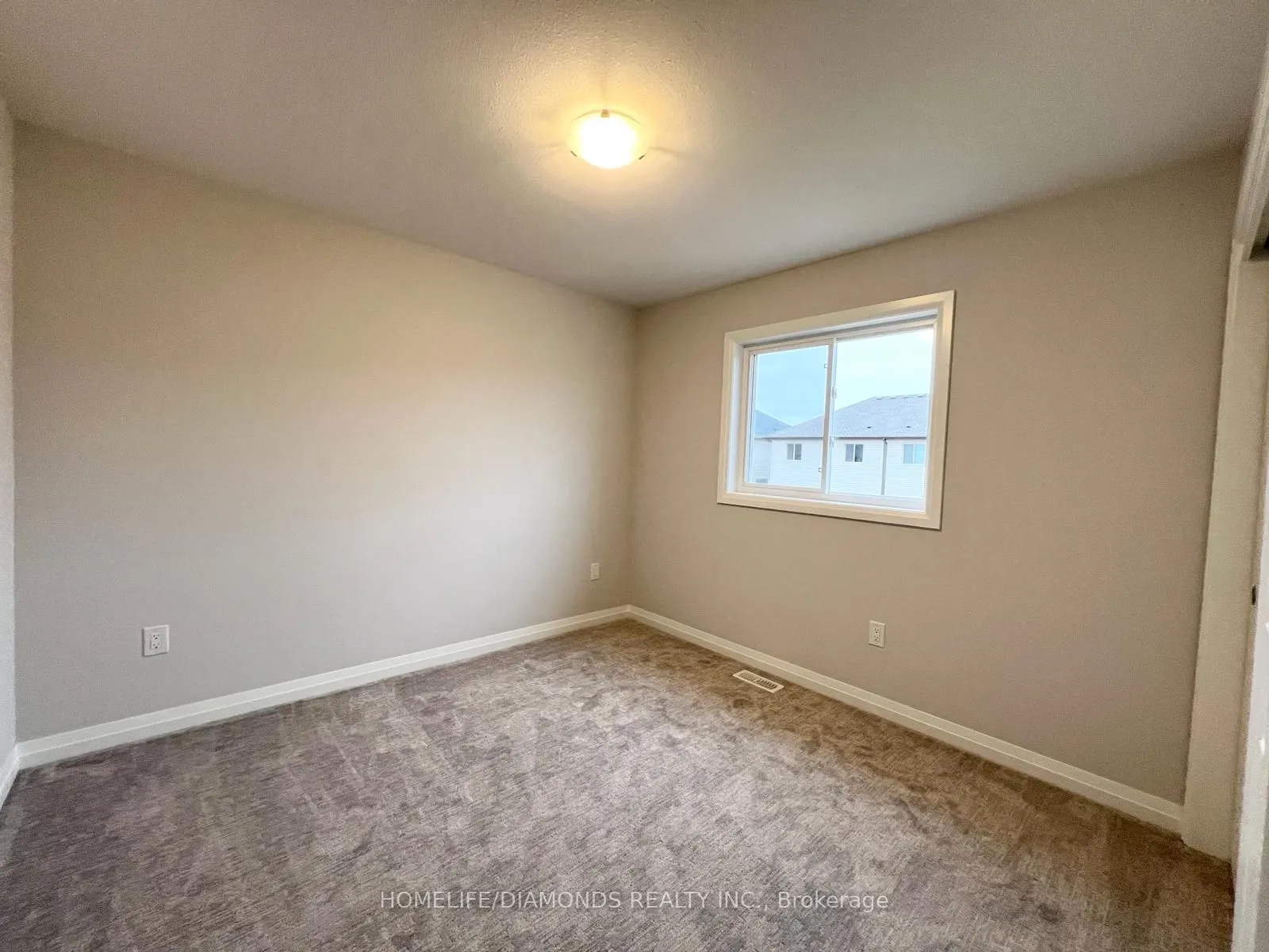 121 ALICIA Crescent