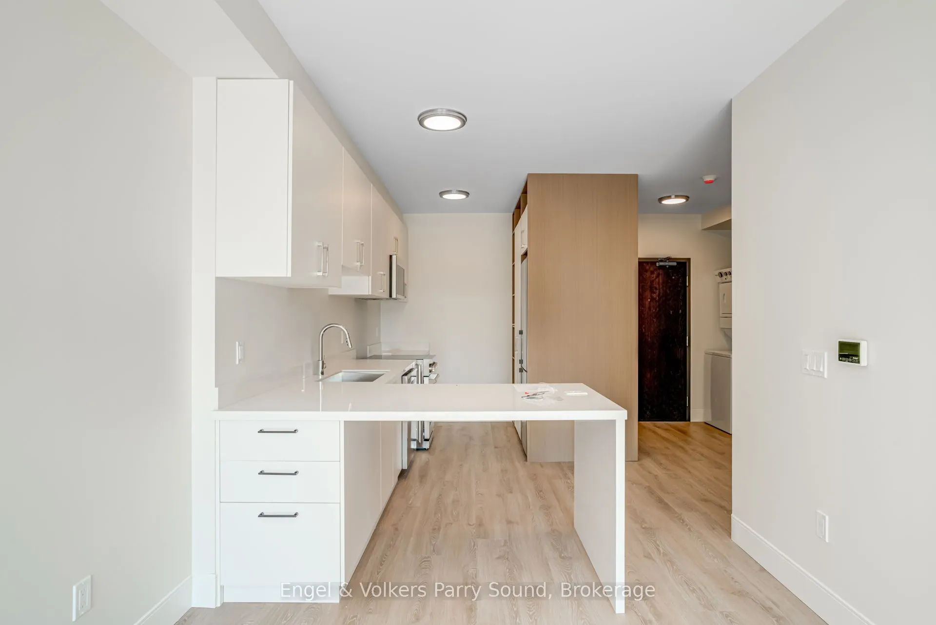 51 GEORGE Street, #305