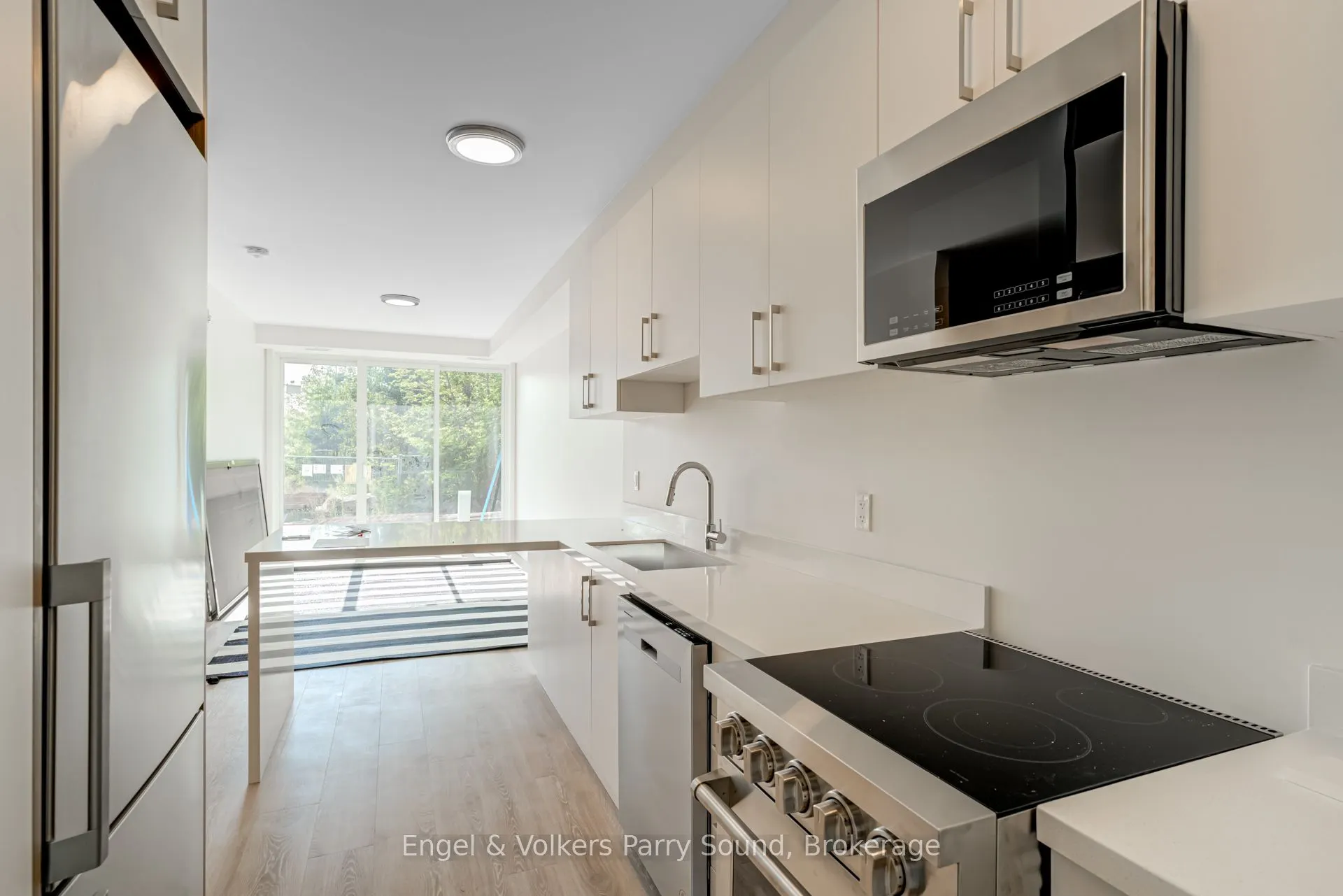 51 GEORGE Street, #305