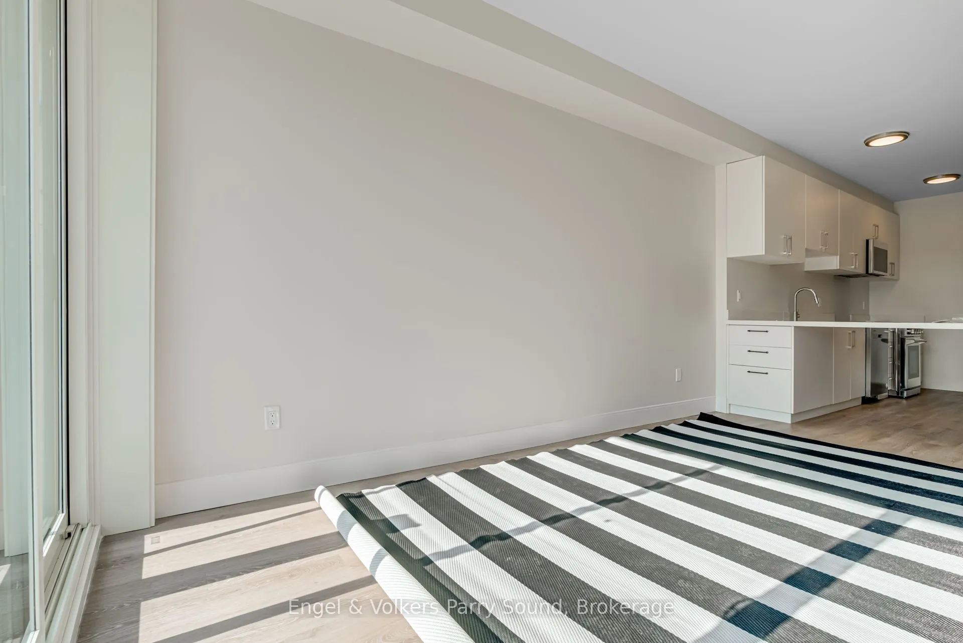 51 GEORGE Street, #305
