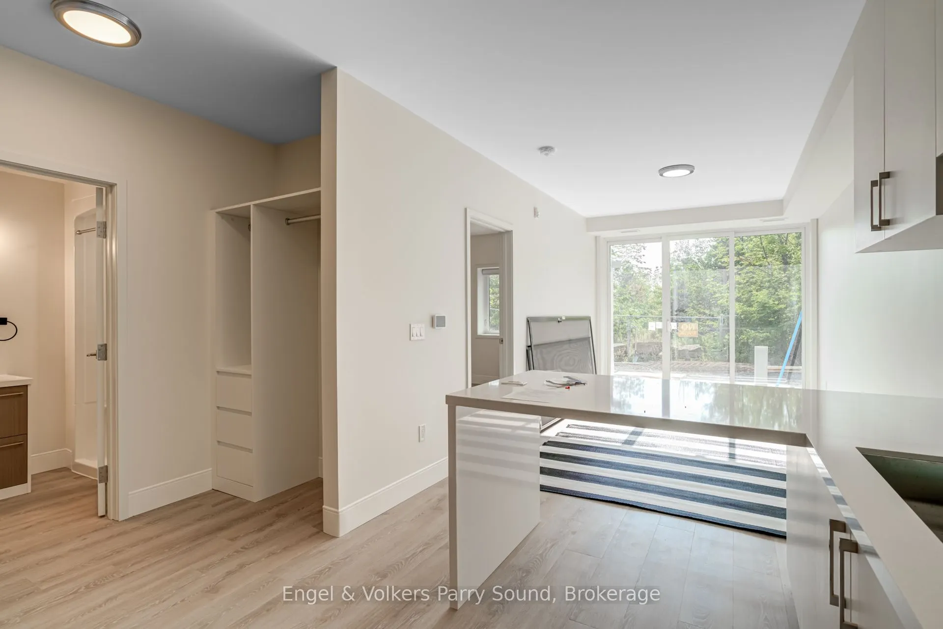 51 GEORGE Street, #305