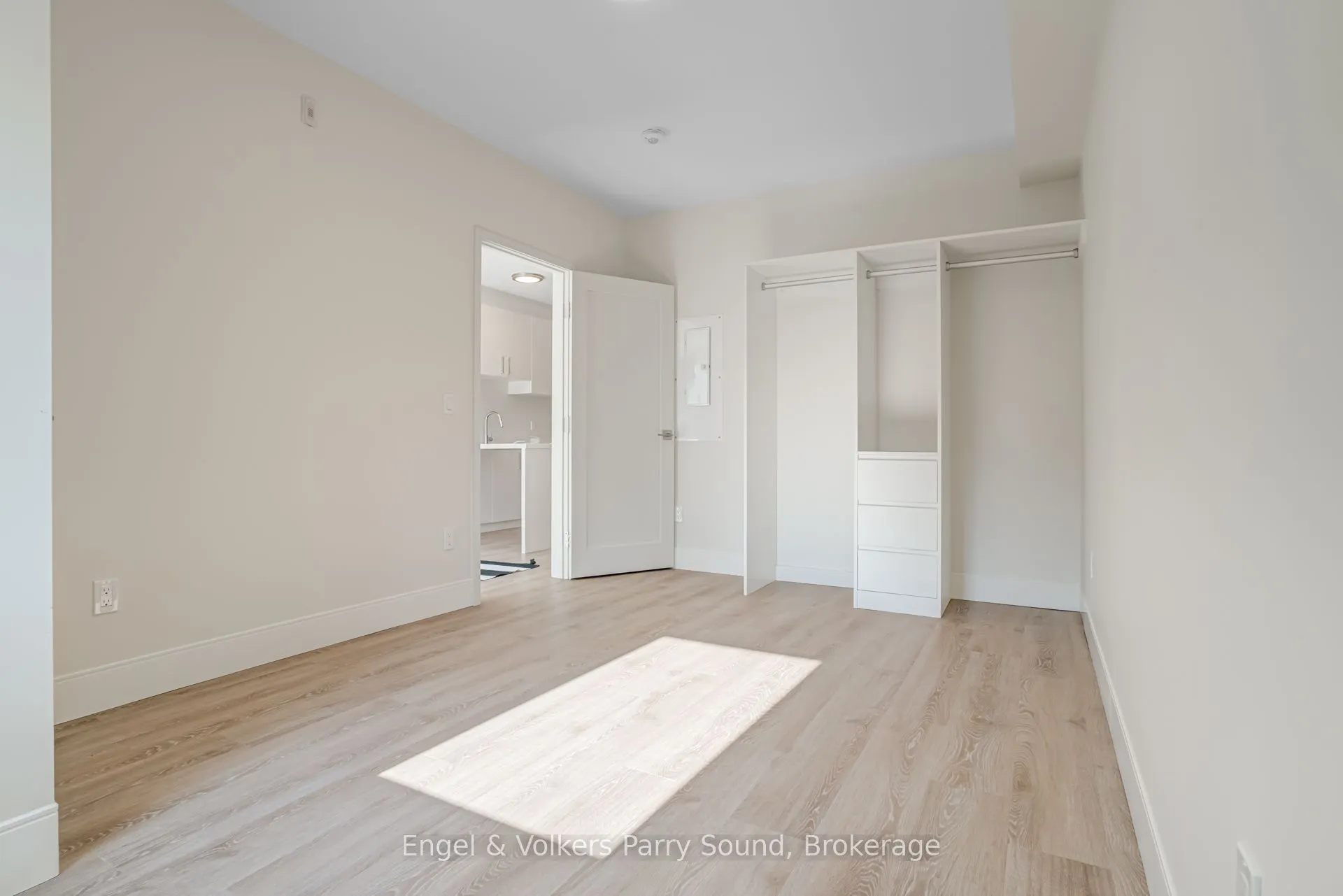 51 GEORGE Street, #305