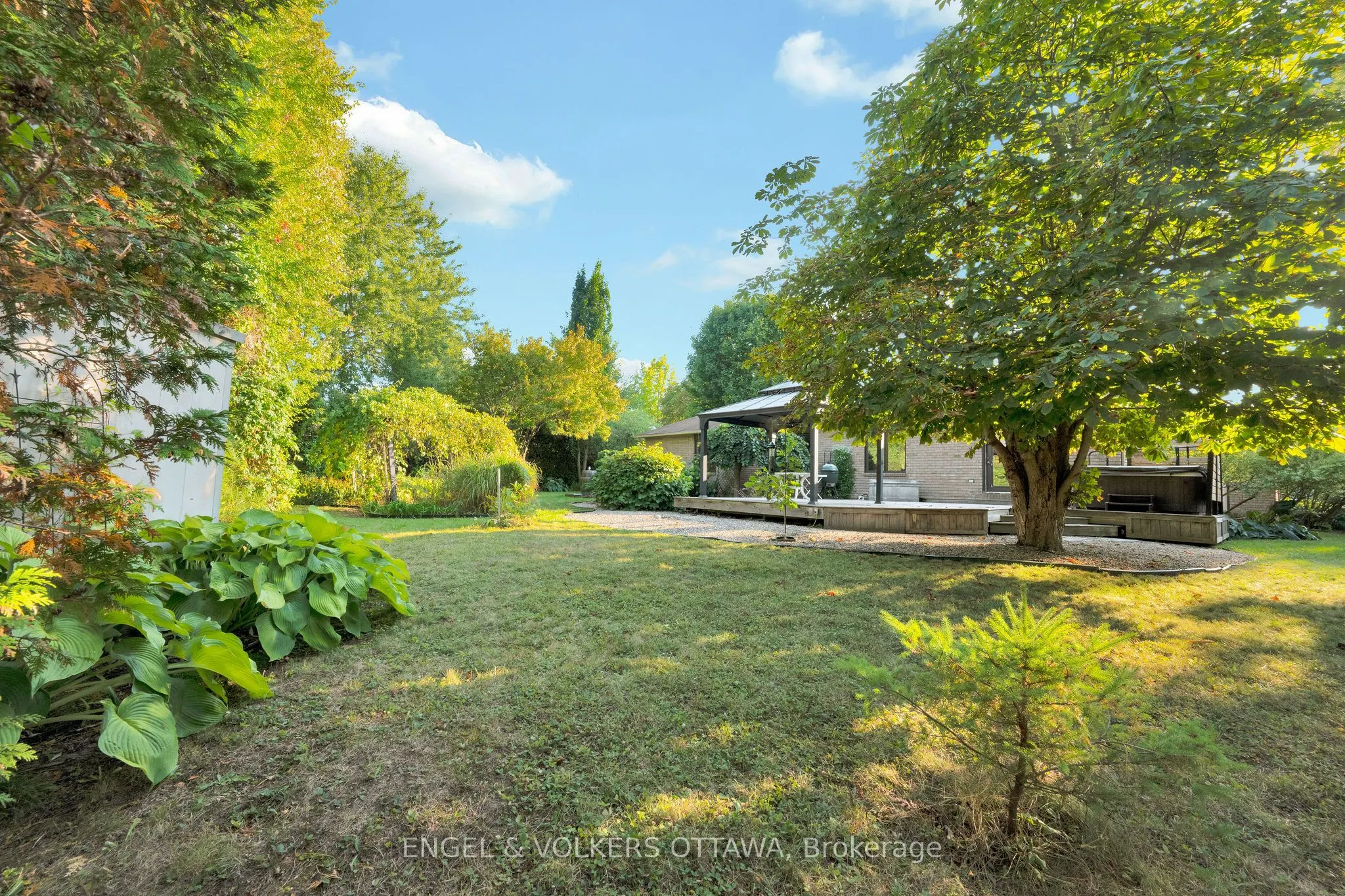 5233 Mclean Crescent