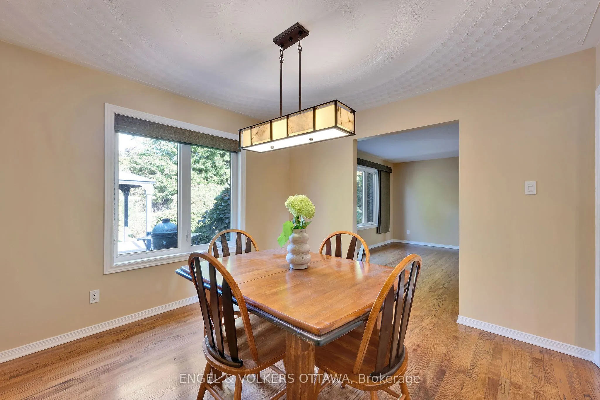 5233 Mclean Crescent
