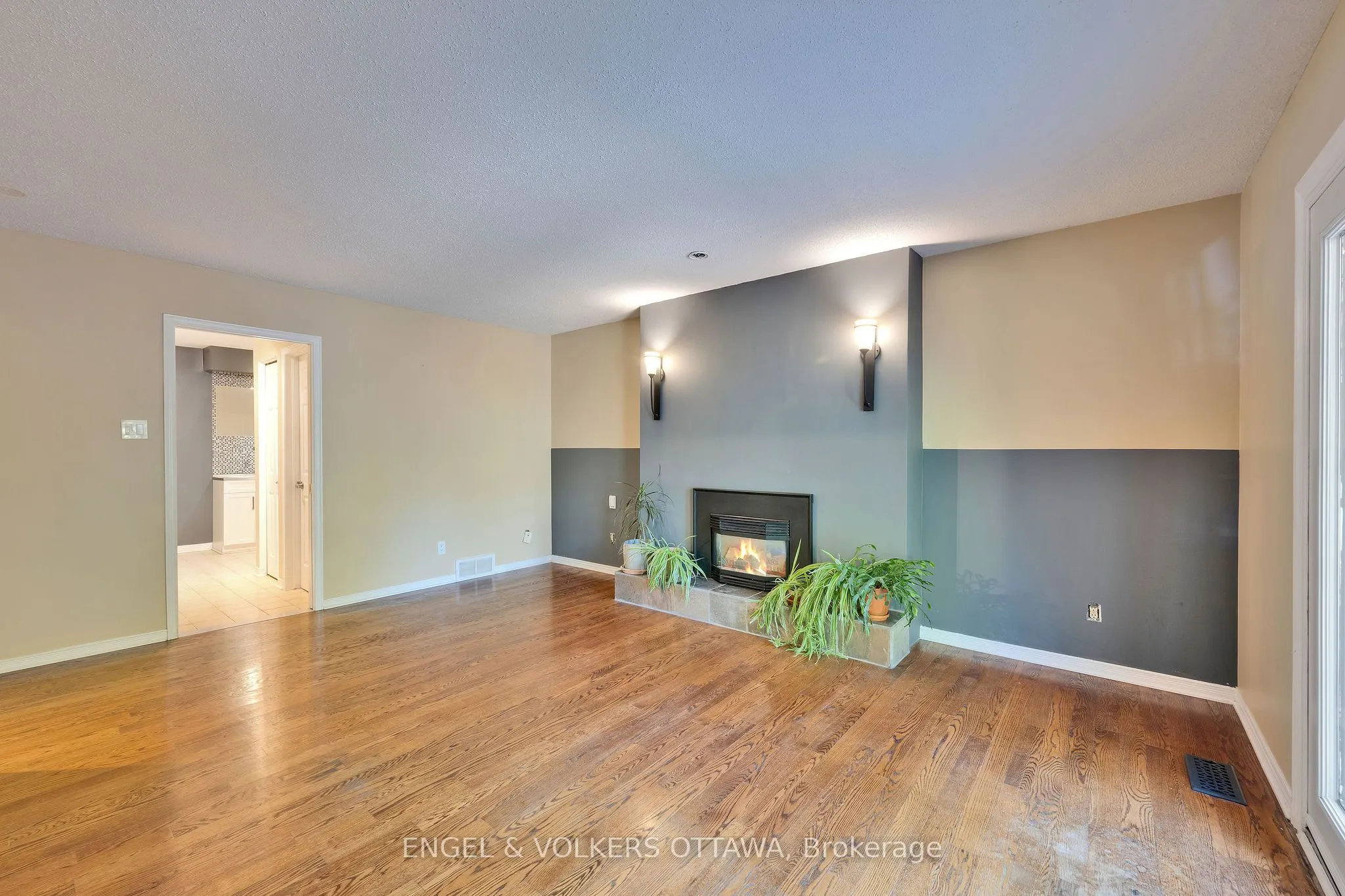 5233 Mclean Crescent