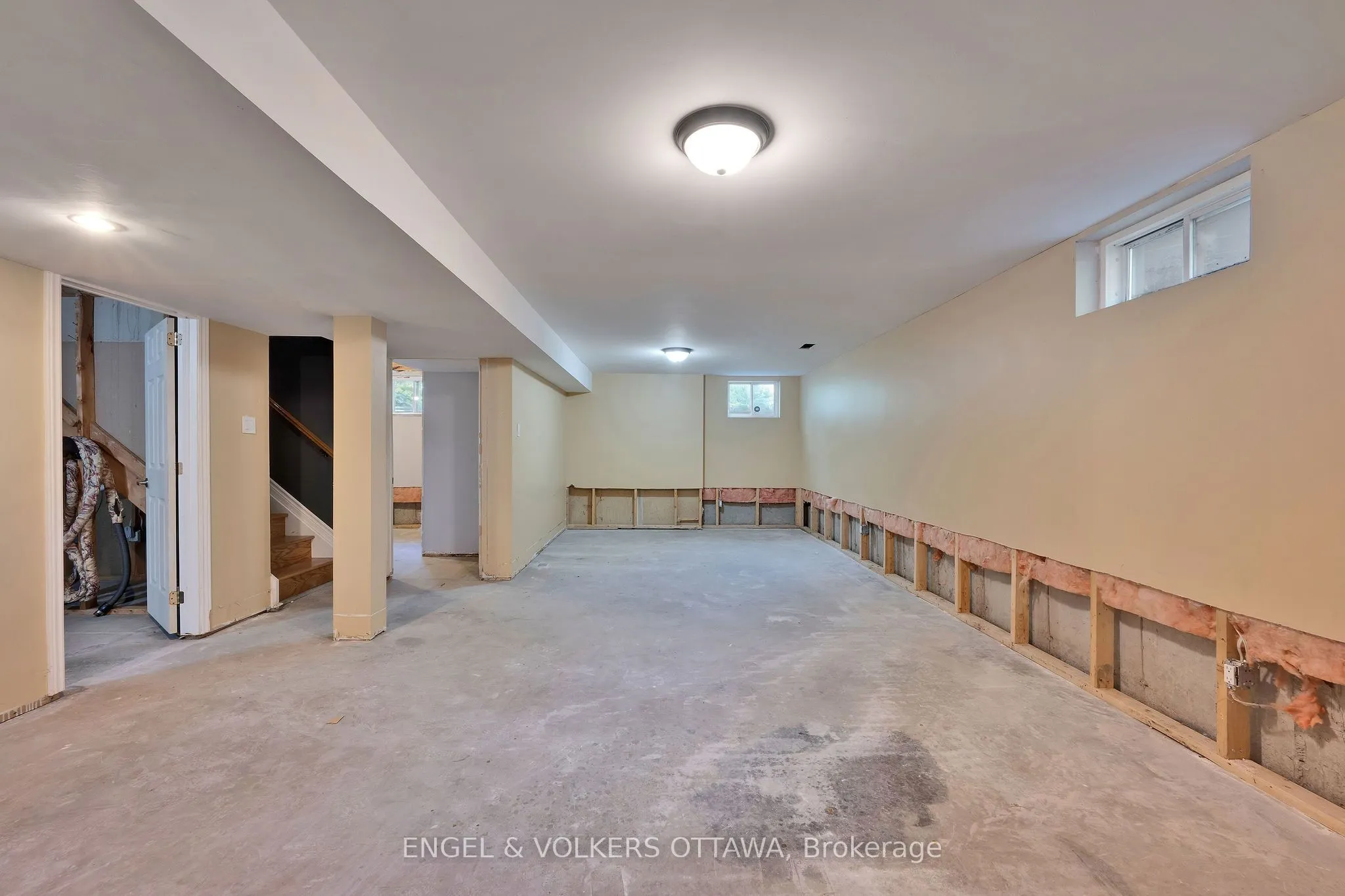 5233 Mclean Crescent