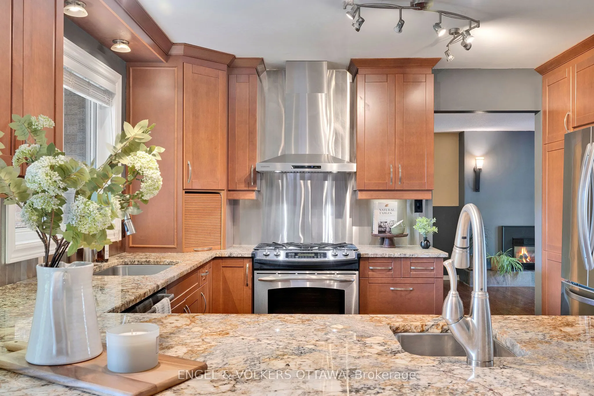 5233 Mclean Crescent