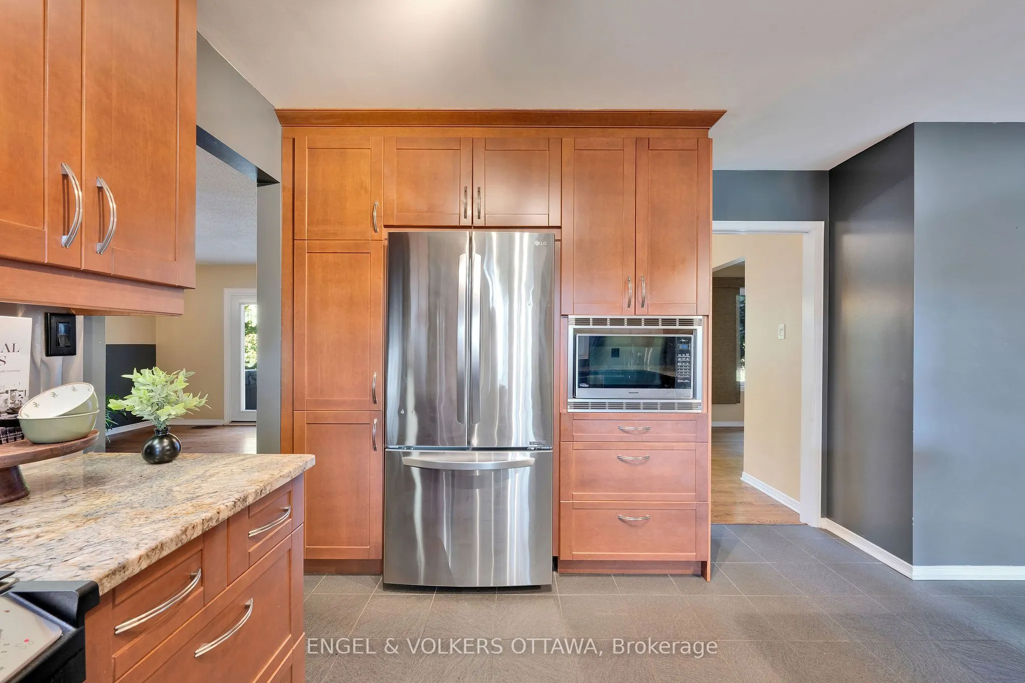 5233 Mclean Crescent