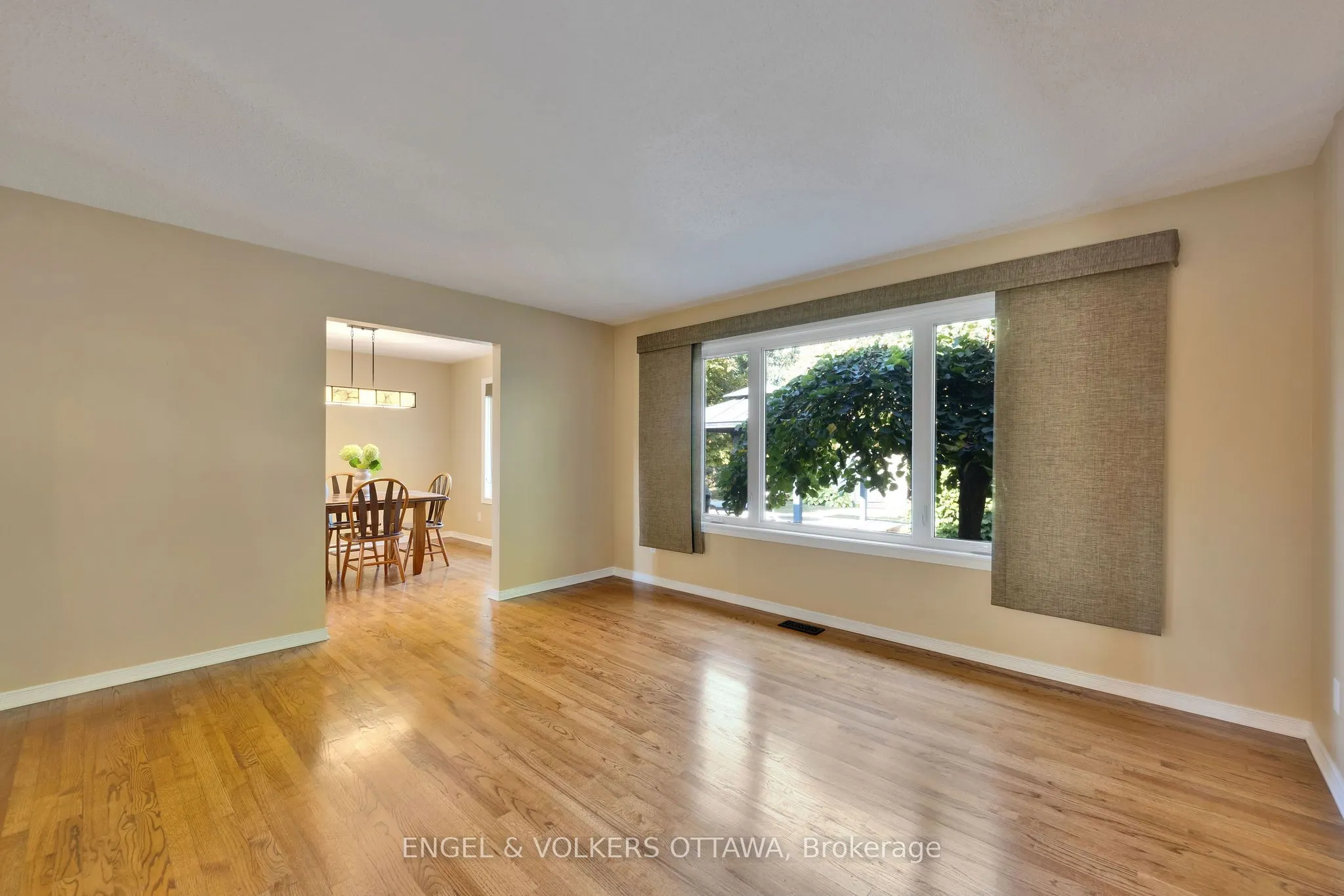 5233 Mclean Crescent