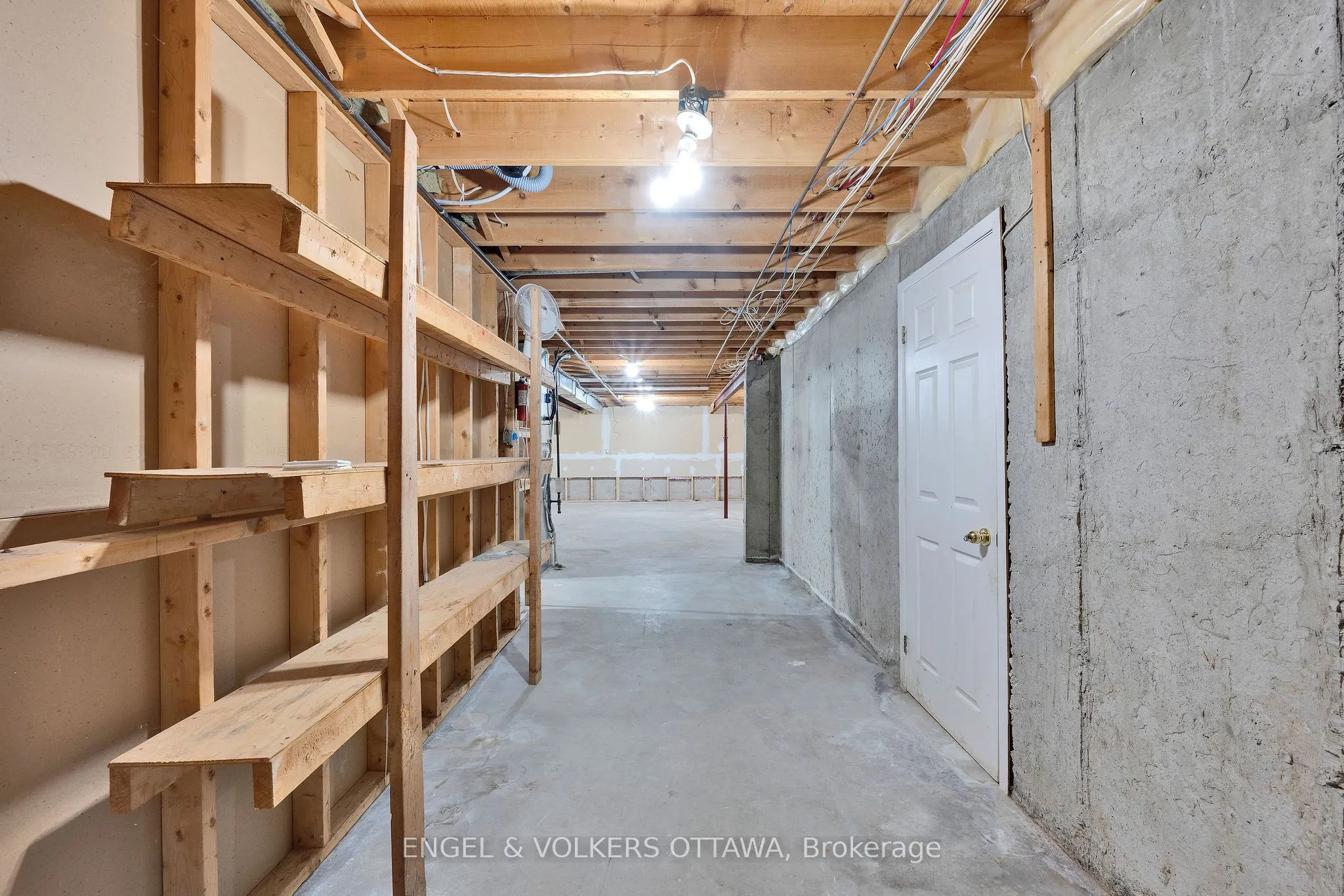 5233 Mclean Crescent