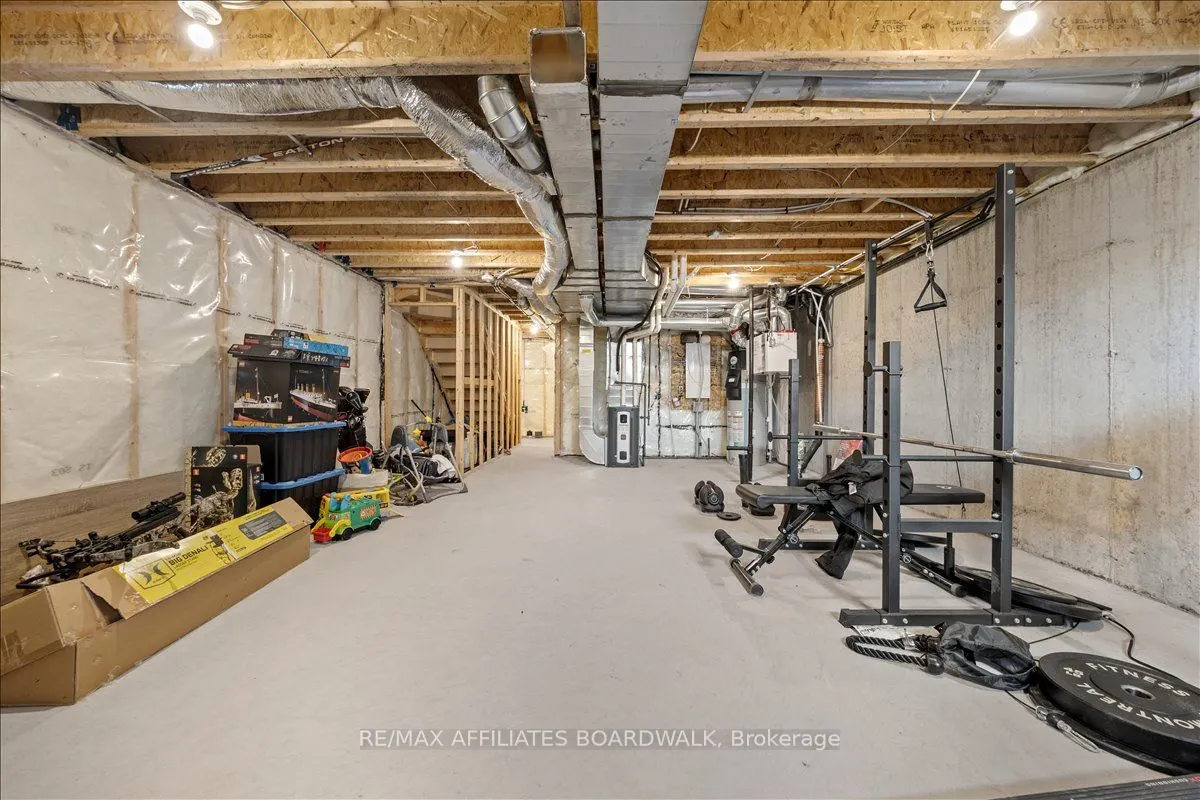 15 Vimy Ridge Crescent