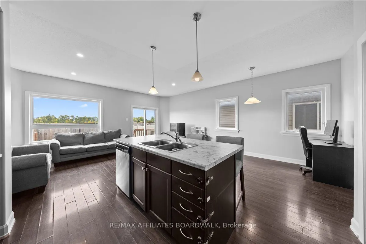 15 Vimy Ridge Crescent
