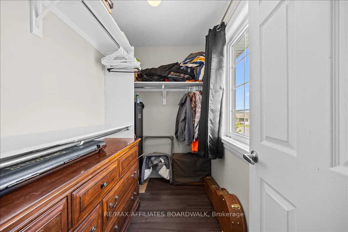 15 Vimy Ridge Crescent