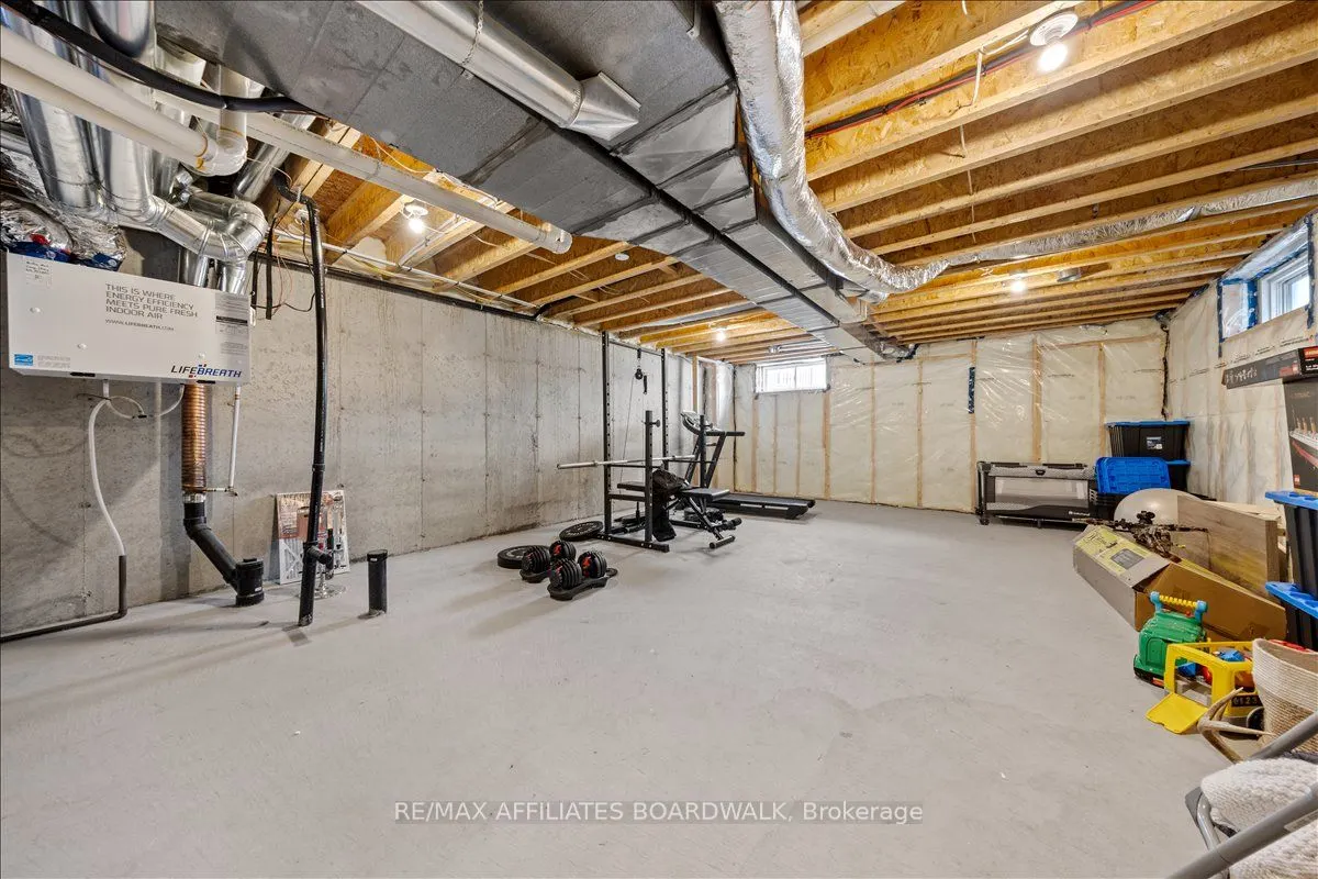15 Vimy Ridge Crescent