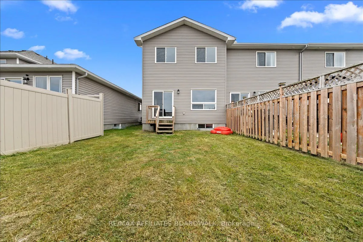15 Vimy Ridge Crescent