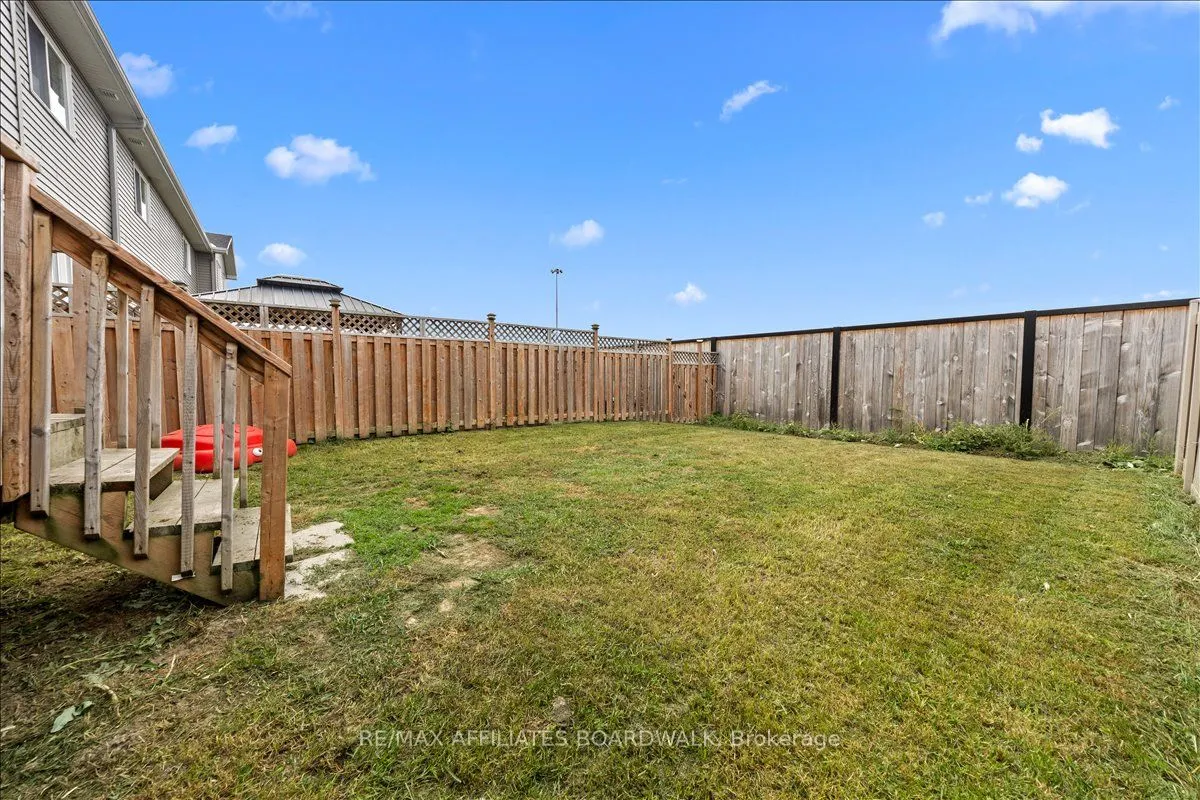 15 Vimy Ridge Crescent