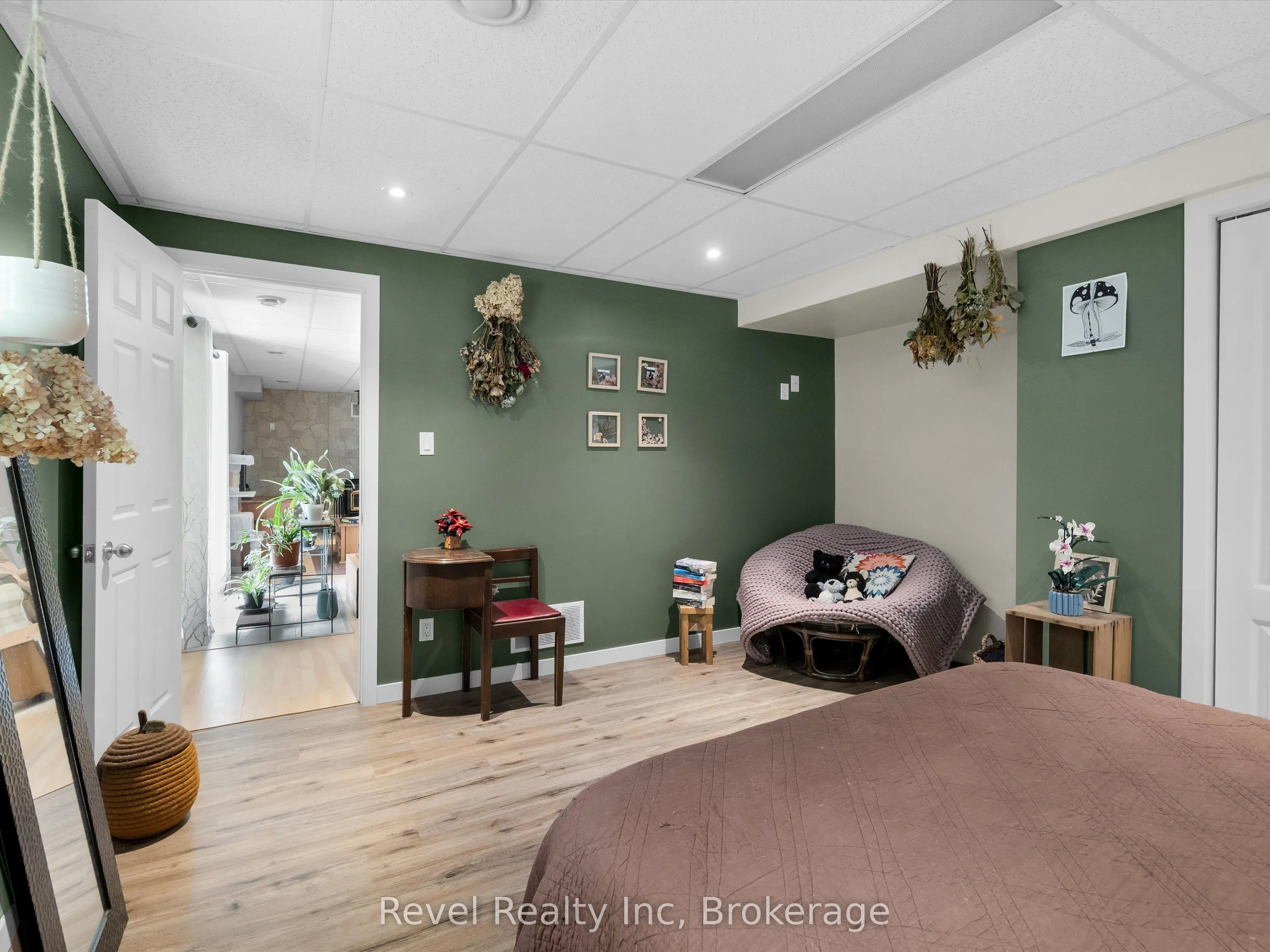 1326 Echo Lake Road