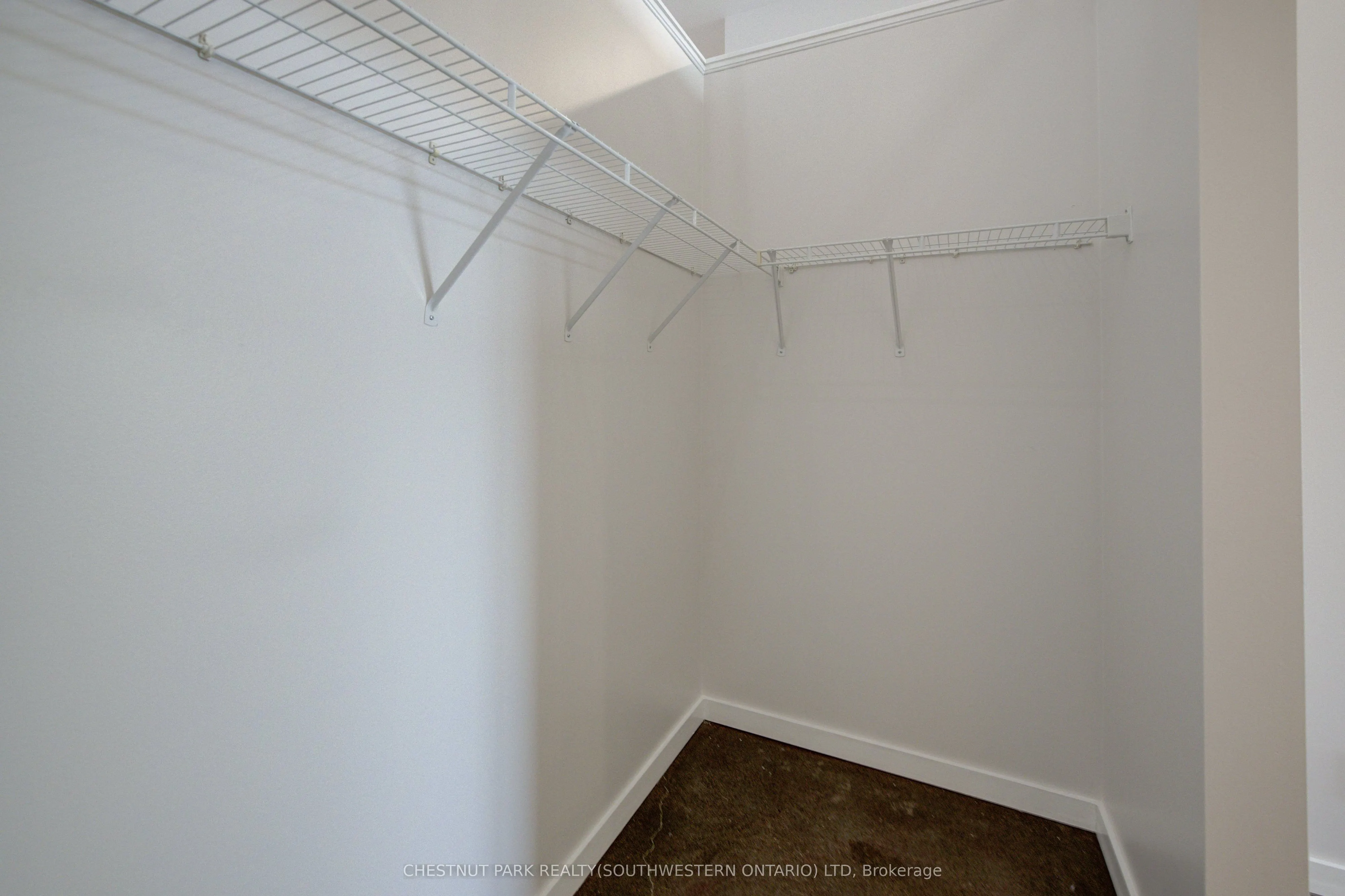 404 King Street W