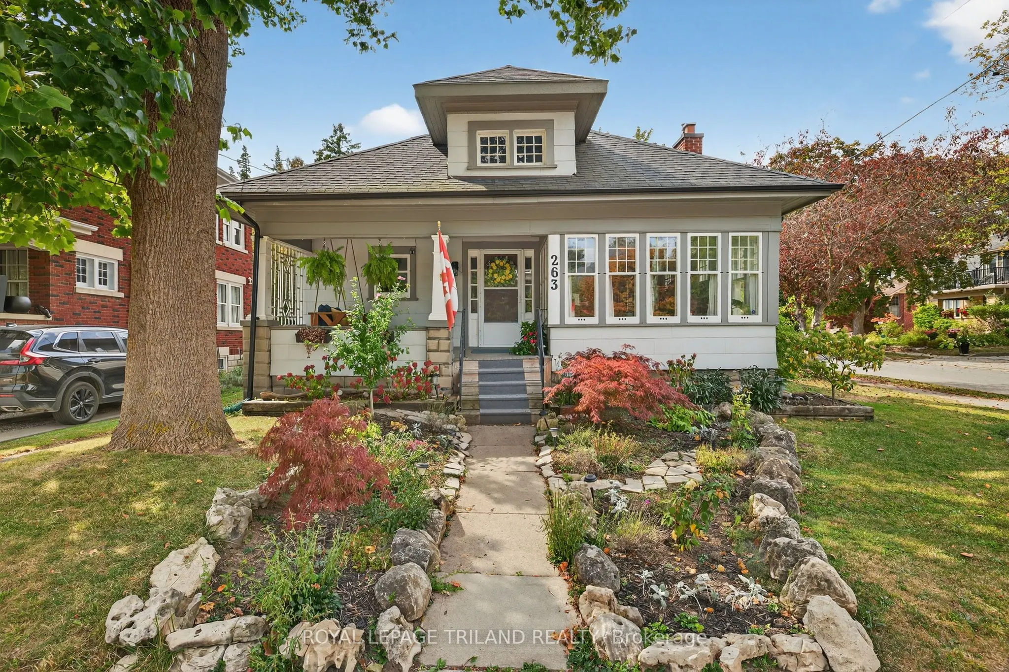 263 Ridout Street S