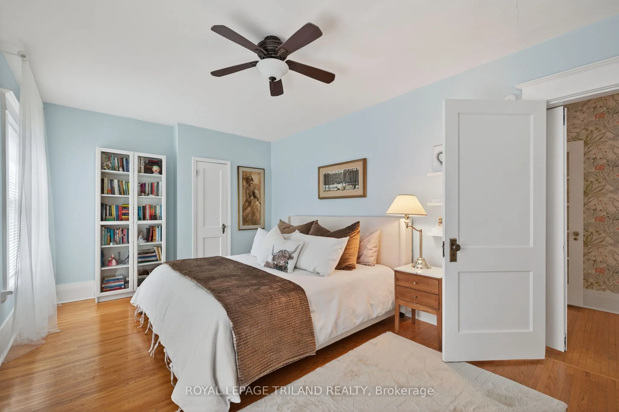 263 Ridout Street S