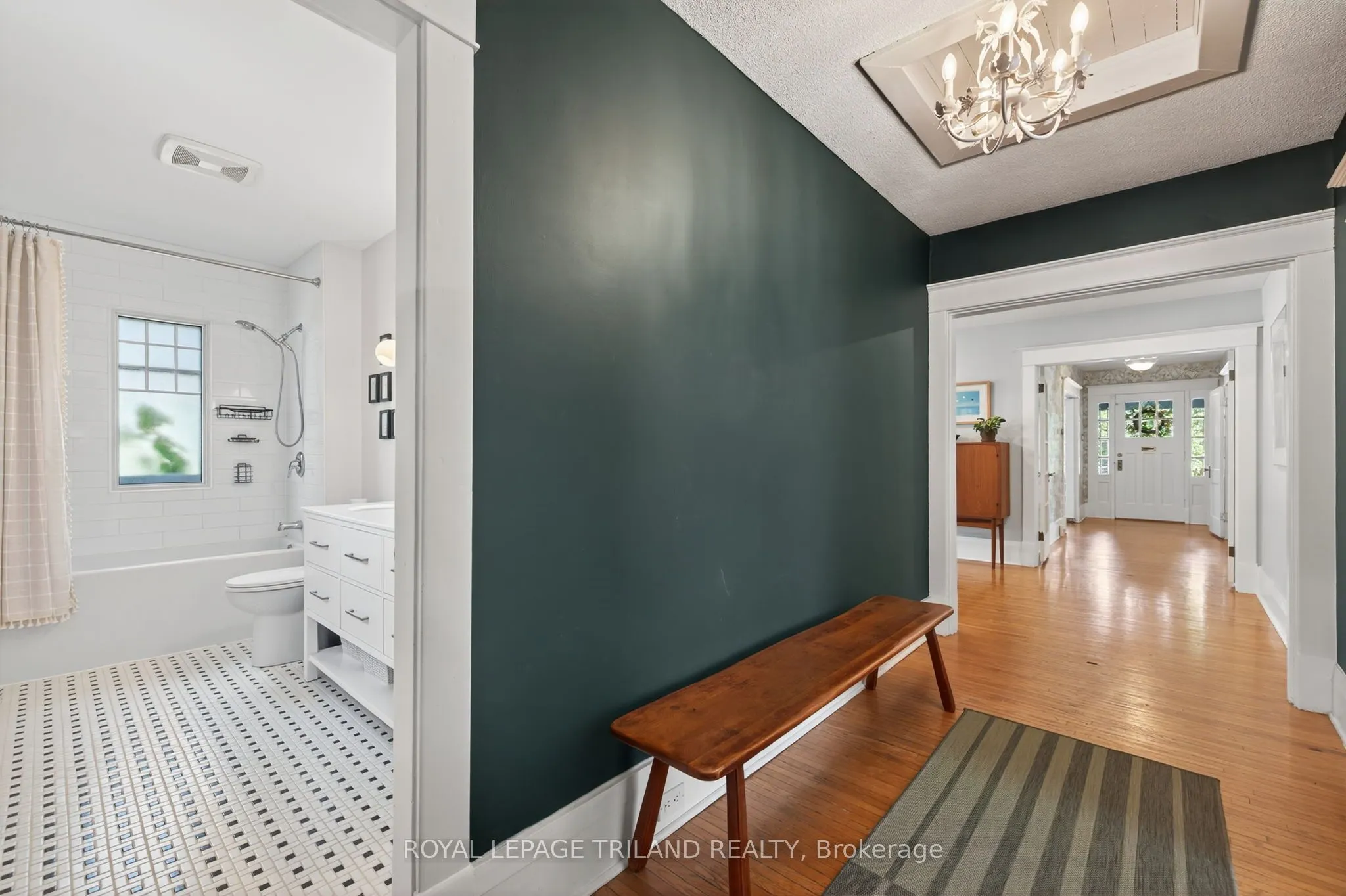 263 Ridout Street S