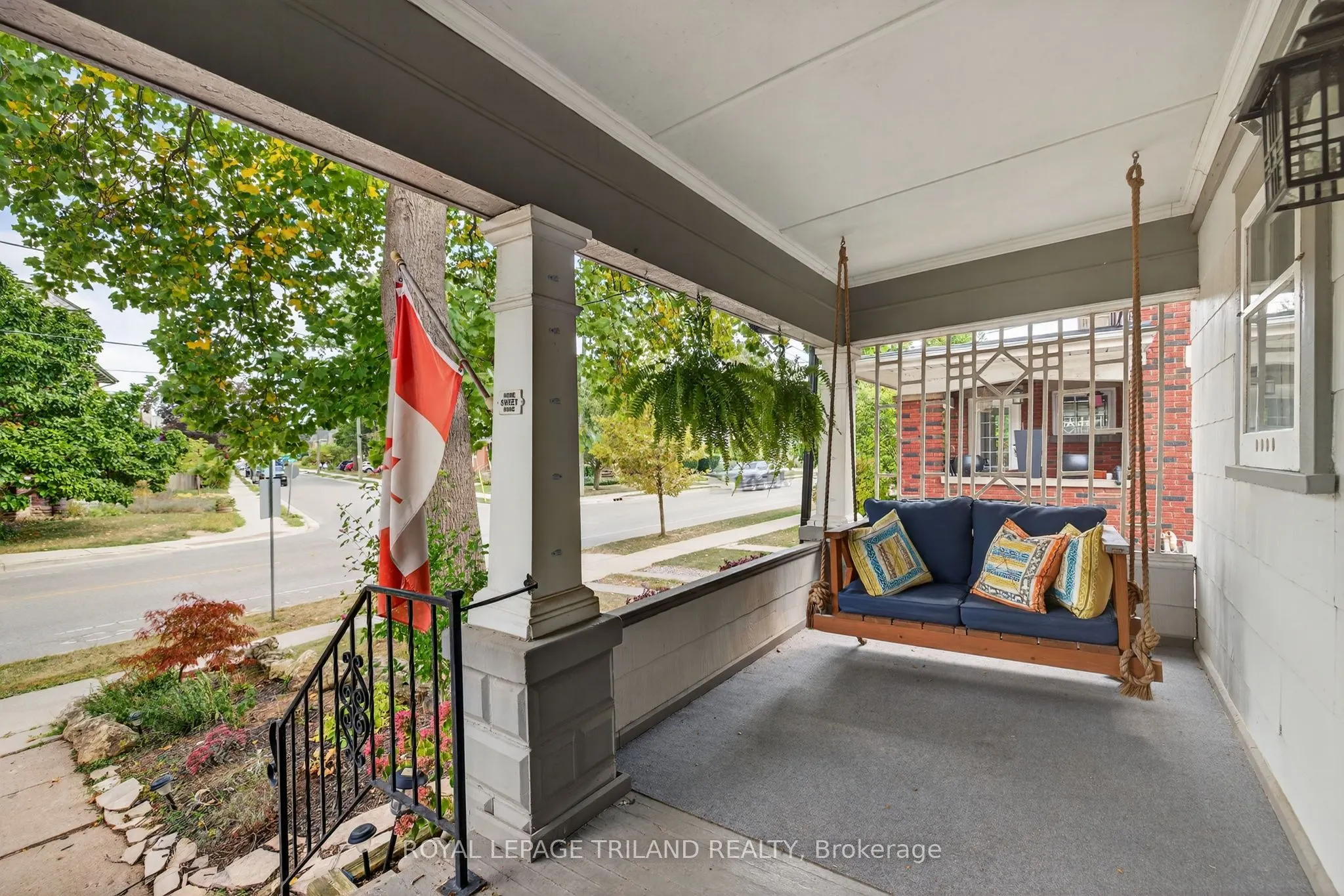 263 Ridout Street S