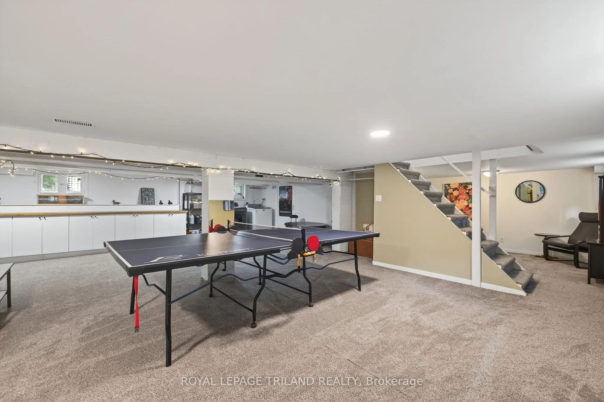 263 Ridout Street S