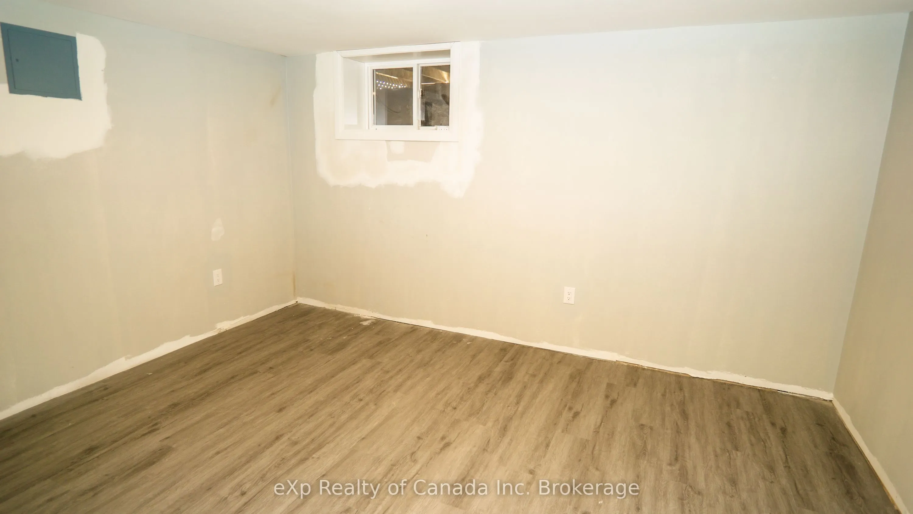 5 Woodelm Drive, #Lower