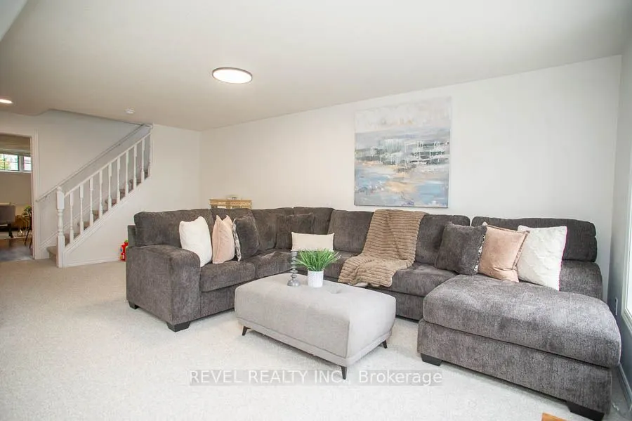 52 Sunnyside Drive