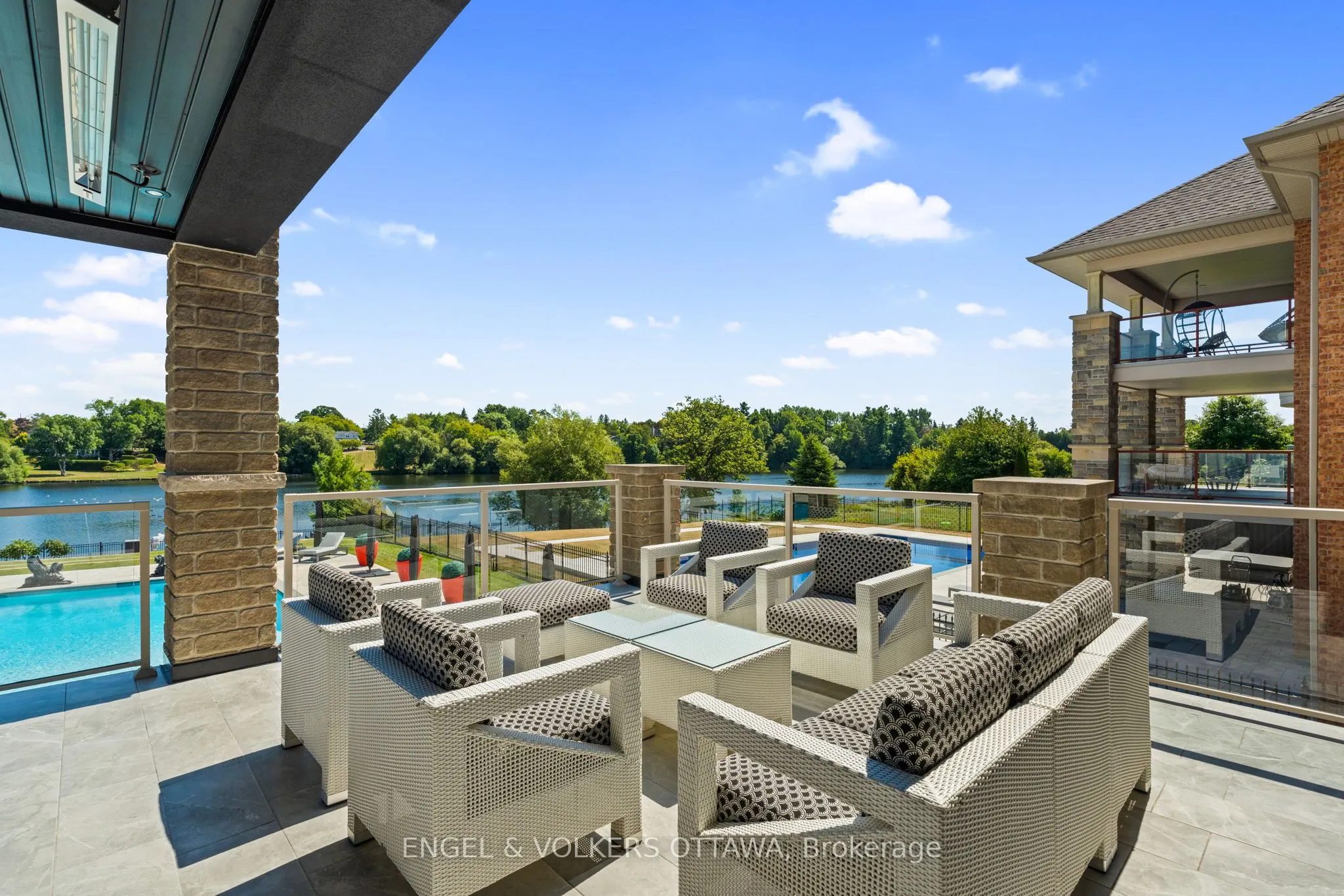 151 Winding Way E