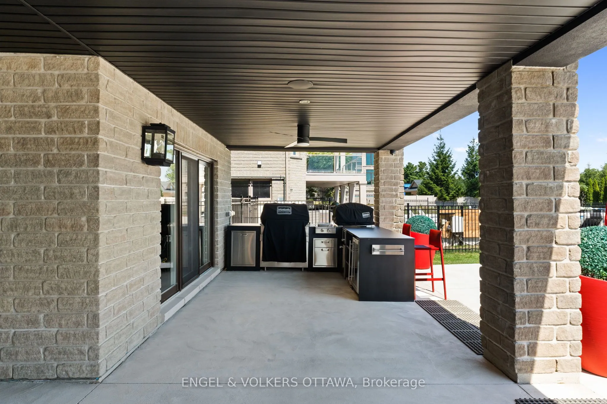 151 Winding Way E
