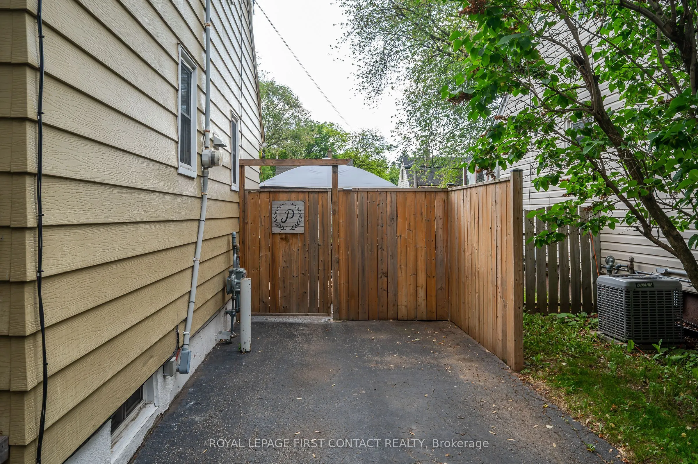164 Adair Avenue N