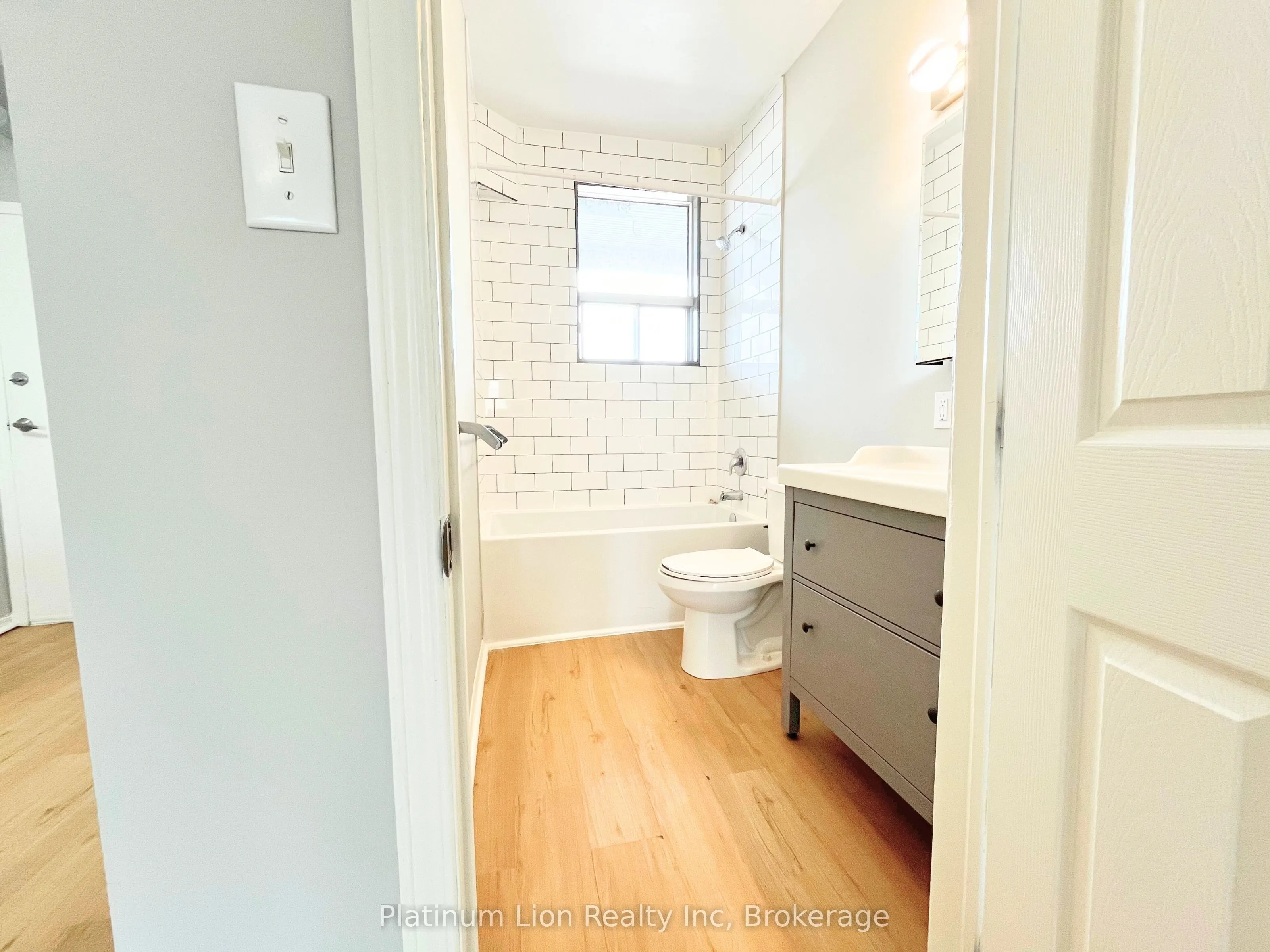 121 Park Street S, #5