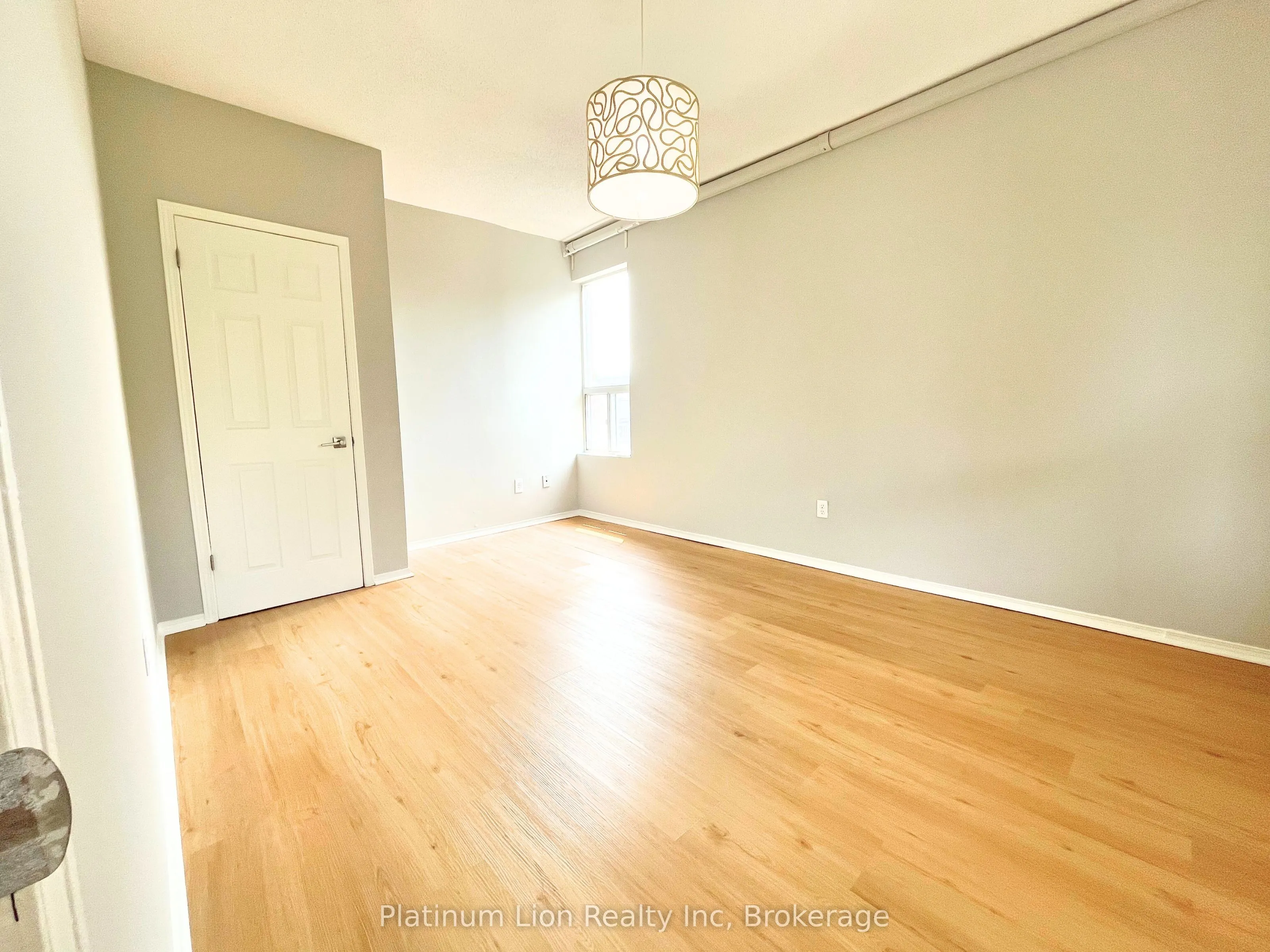 121 Park Street S, #5