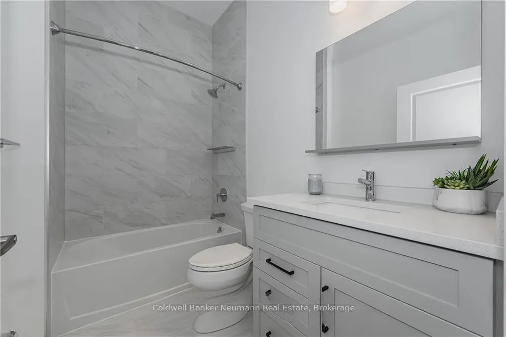 1878 GORDON Street, #114