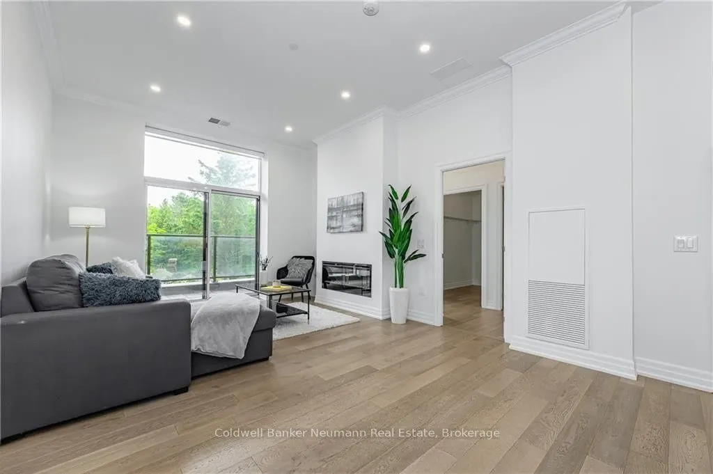 1878 GORDON Street, #114