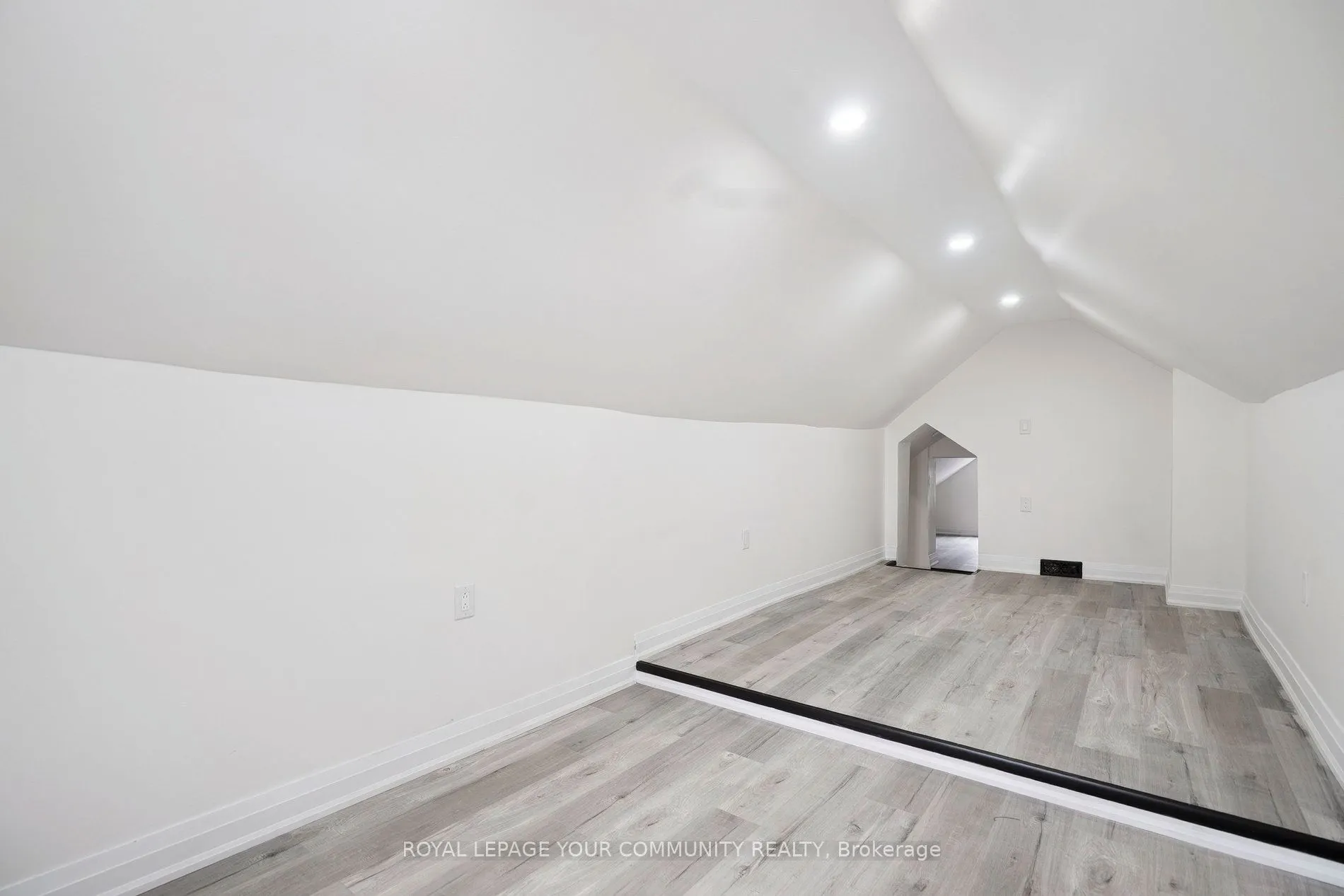 8 Merchison Avenue