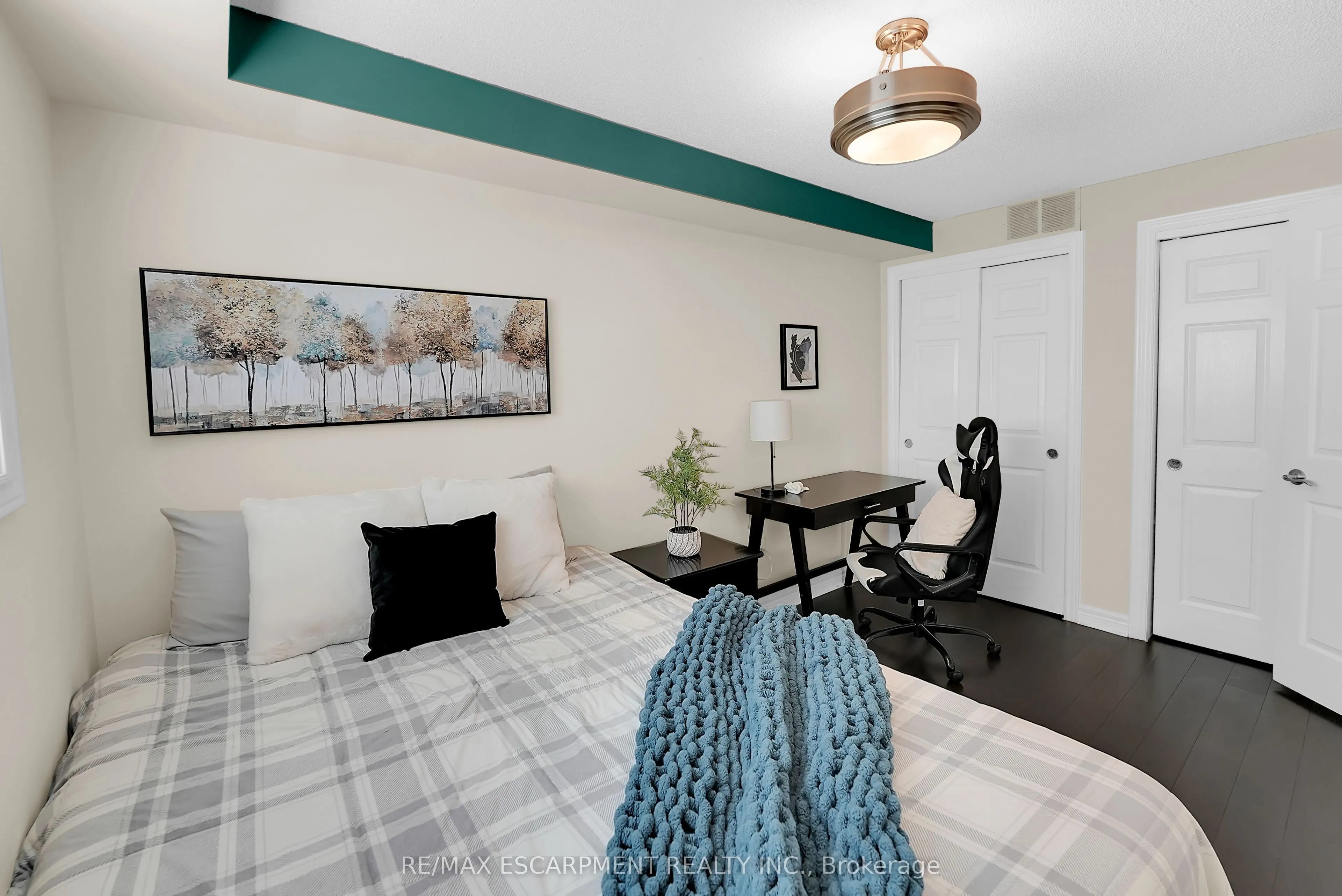 4116 Walcot Court