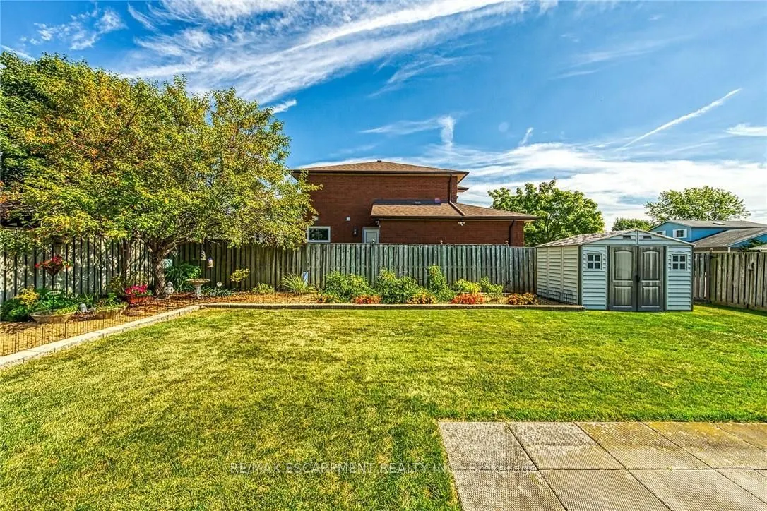 35 Highland Boulevard