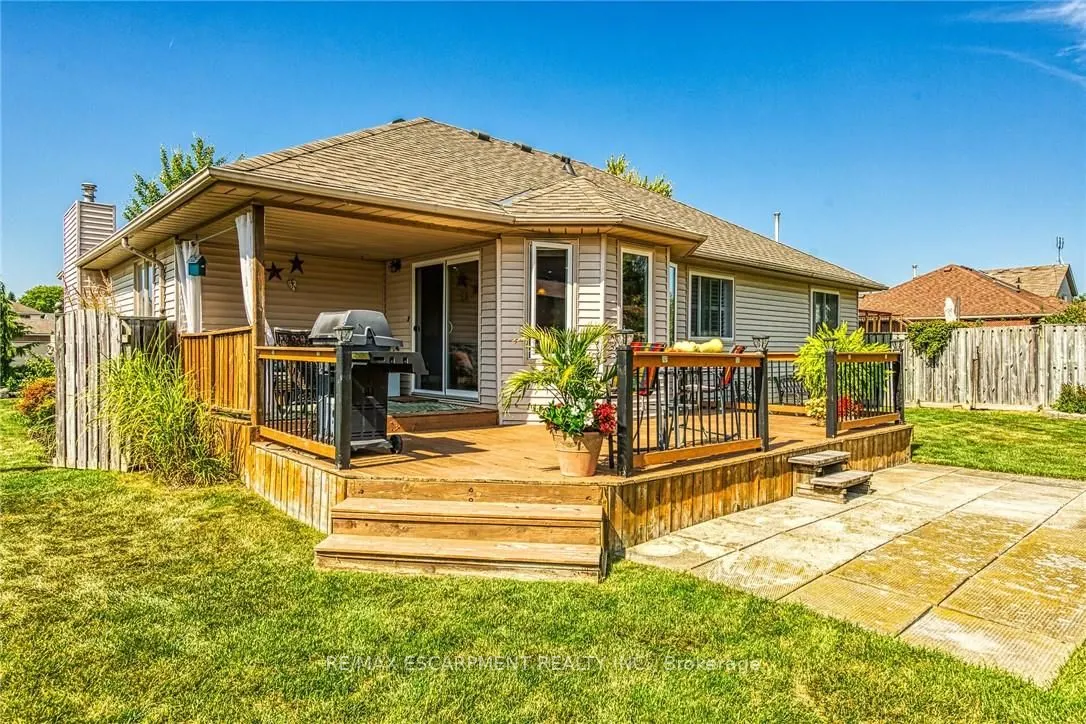 35 Highland Boulevard
