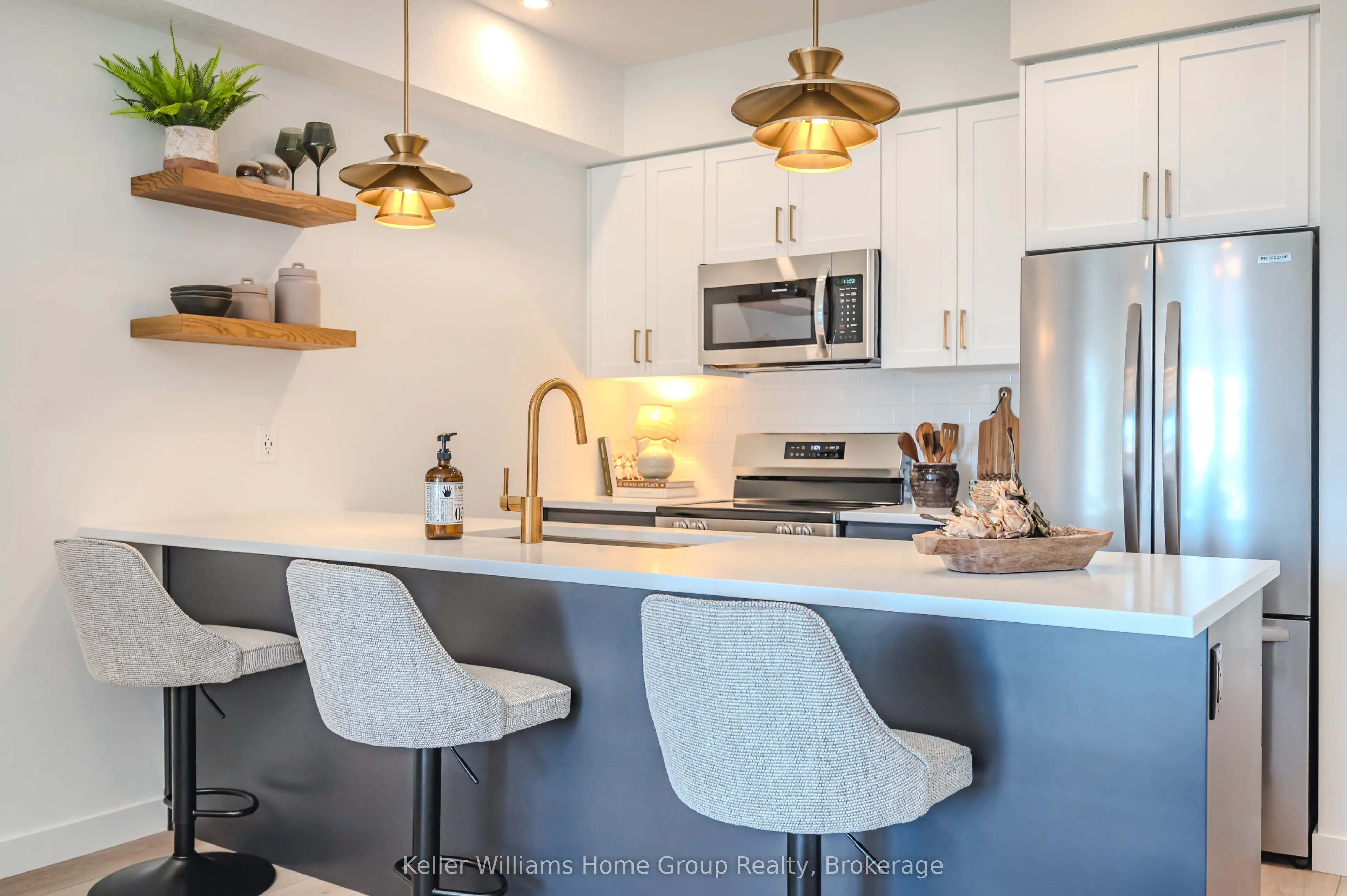 824 Woolwich Street, #98