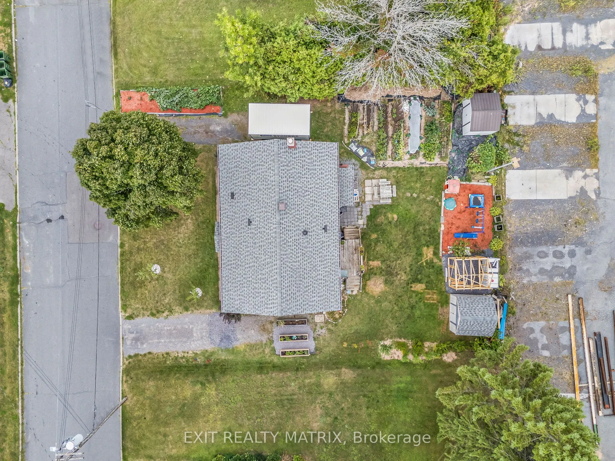 94 Peel Street E