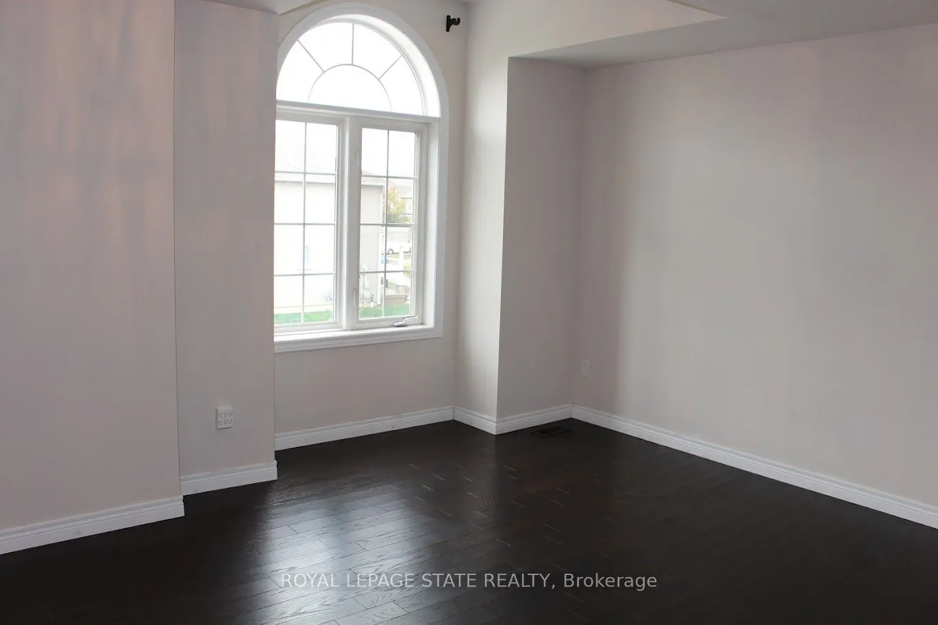 27 Waterbridge Street