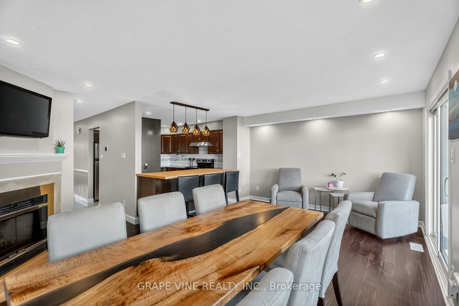 204 Hunterswood Crescent